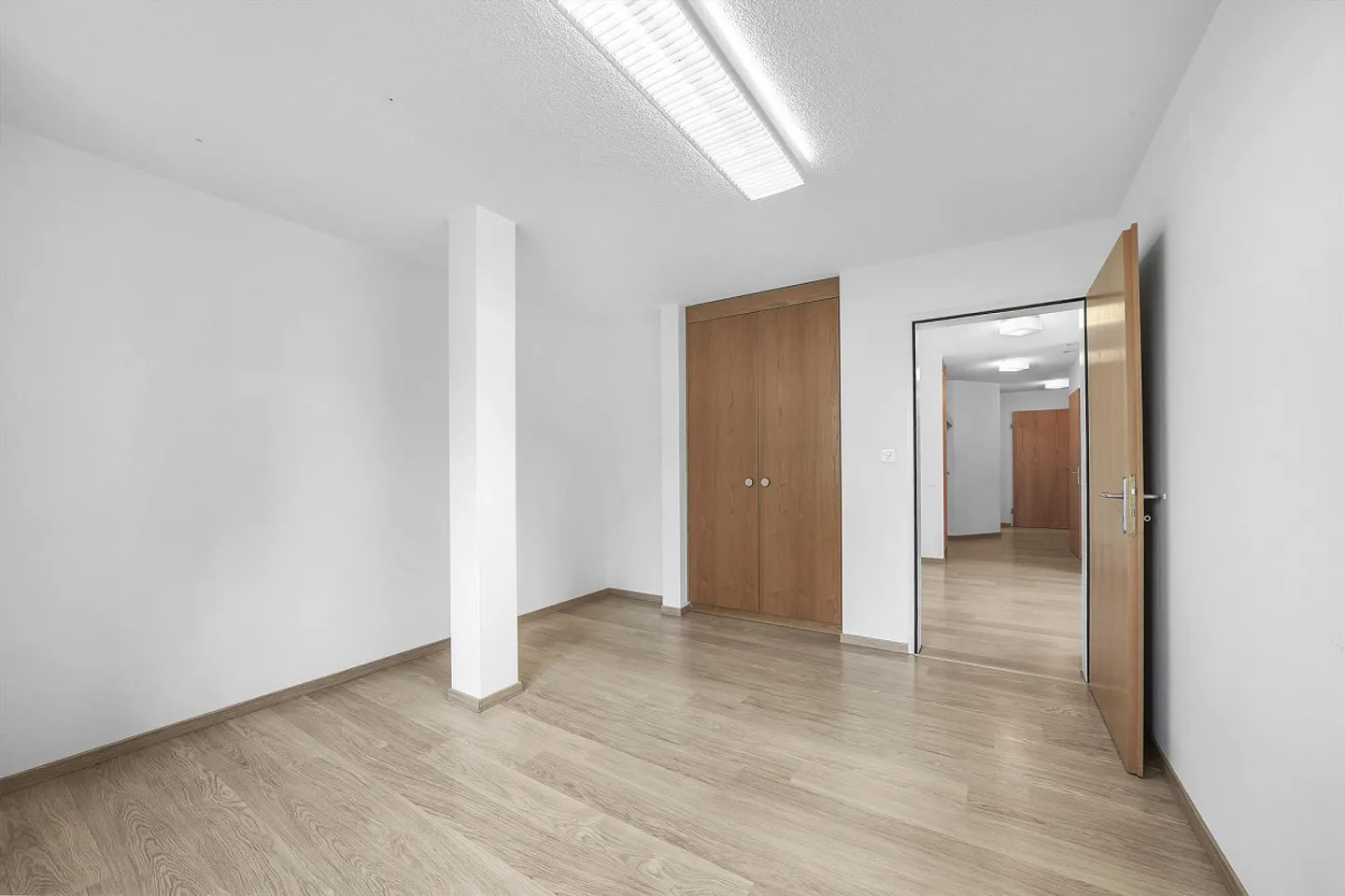 Il tuo nuovo studio / Il tuo nuovo ufficio in una posizione centrale - Foto 9 di 13