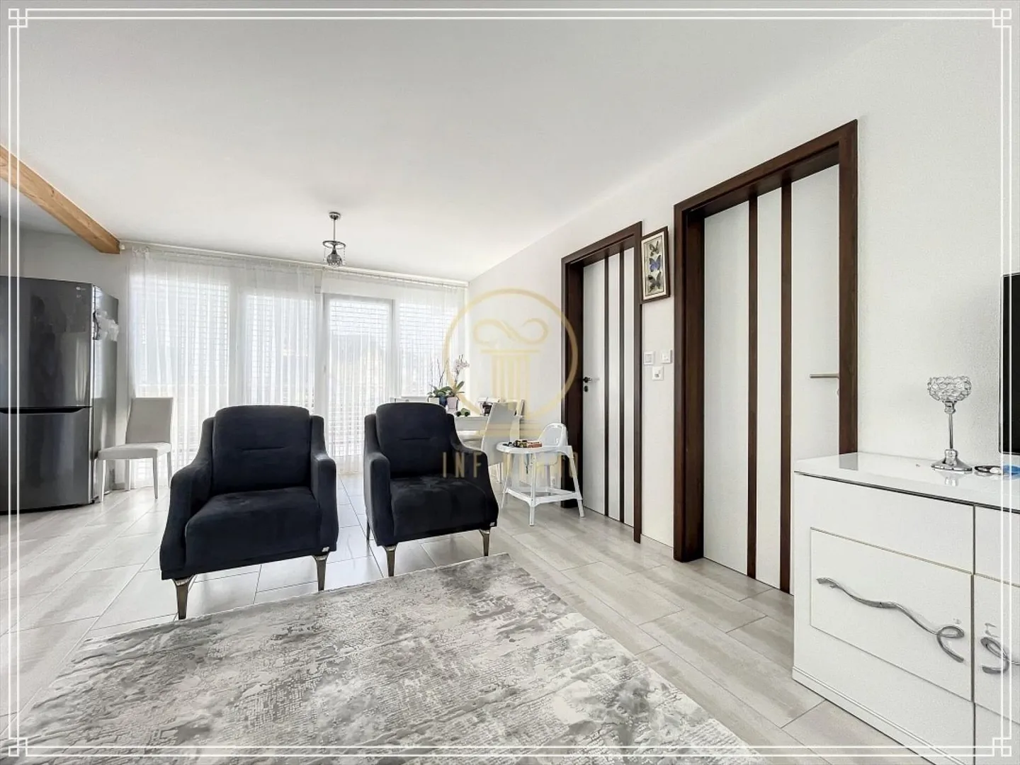 A YVERDON-LES-BAINS, lotto di 4 case a schiera su 3 livelli, 1 appartamento e - Foto 1 di 1