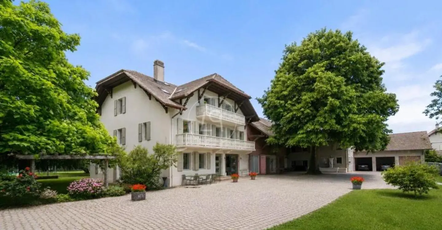 Domain to reinvent in exceptional property, at the gates of Geneva - Photo 2 of 12