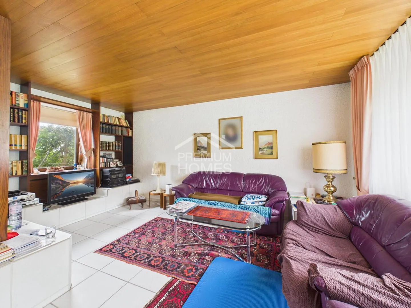 Charming home with great potential - Photo 2 of 8