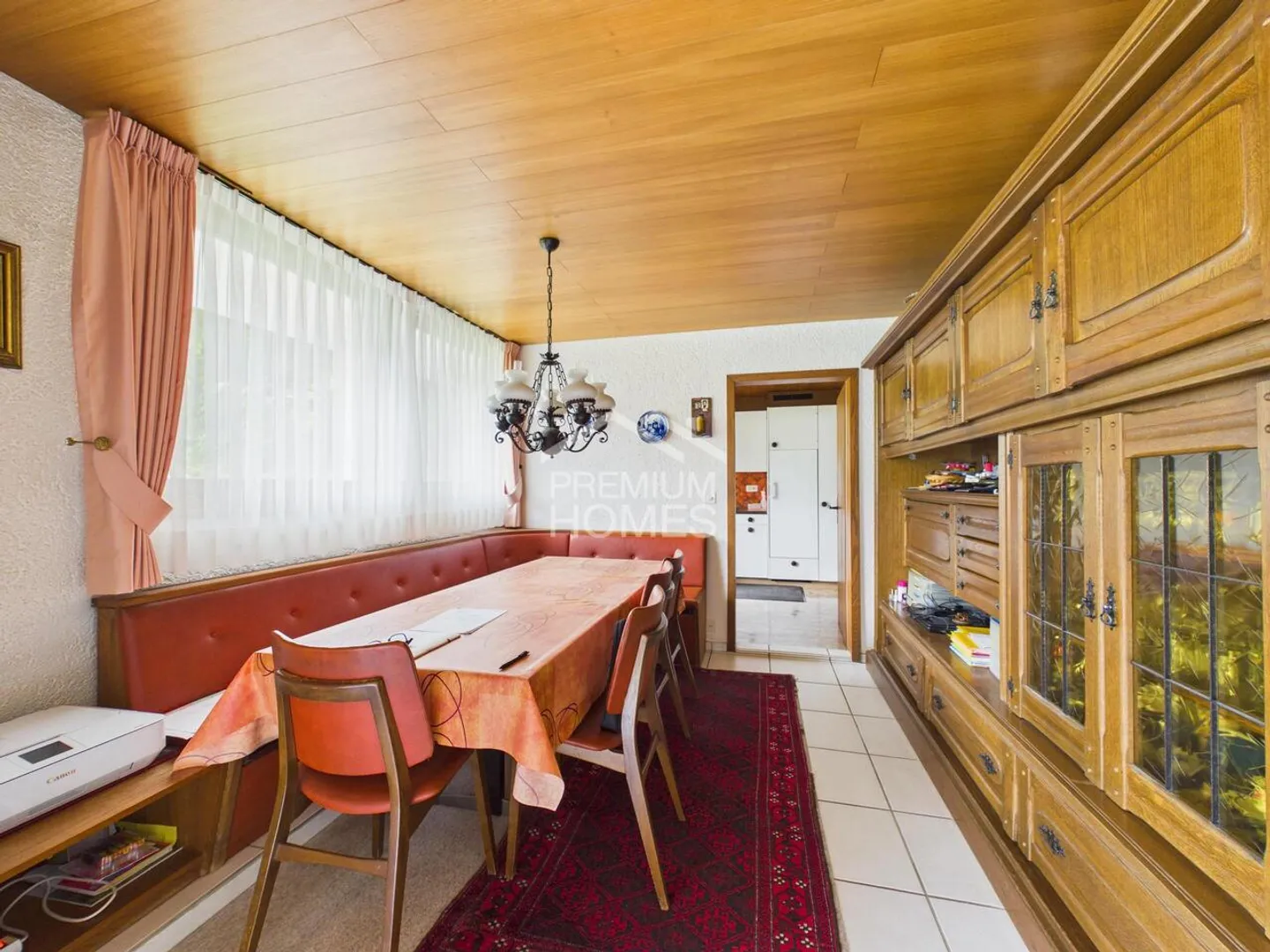 Charming home with great potential - Photo 3 of 8