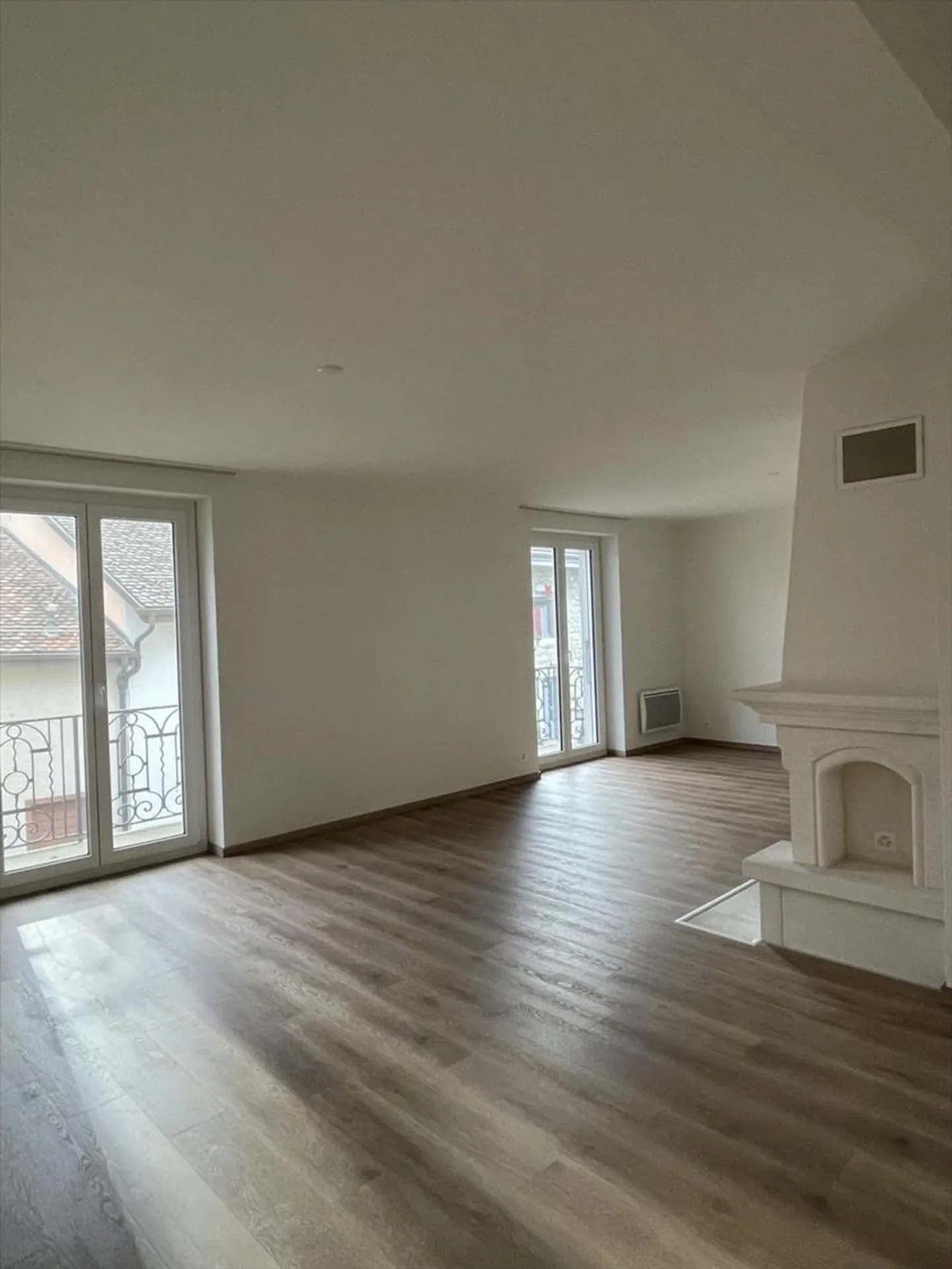 APPARTEMENT 4.5 PIECES AVEC GRAND BALCON - Photo 2 sur 12