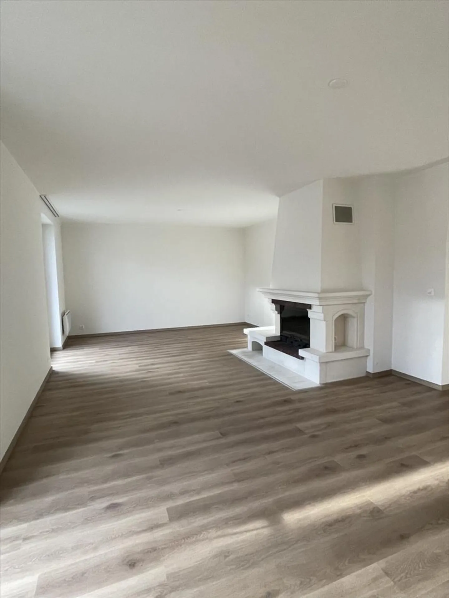 APPARTEMENT 4.5 PIECES AVEC GRAND BALCON - Photo 1 sur 12