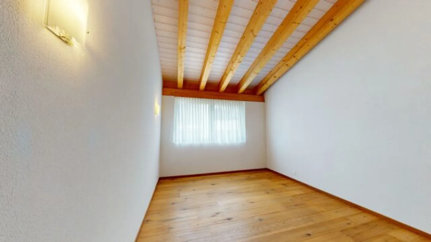 Ampio appartamento mansardato come residenza principale - Foto 7 di 15