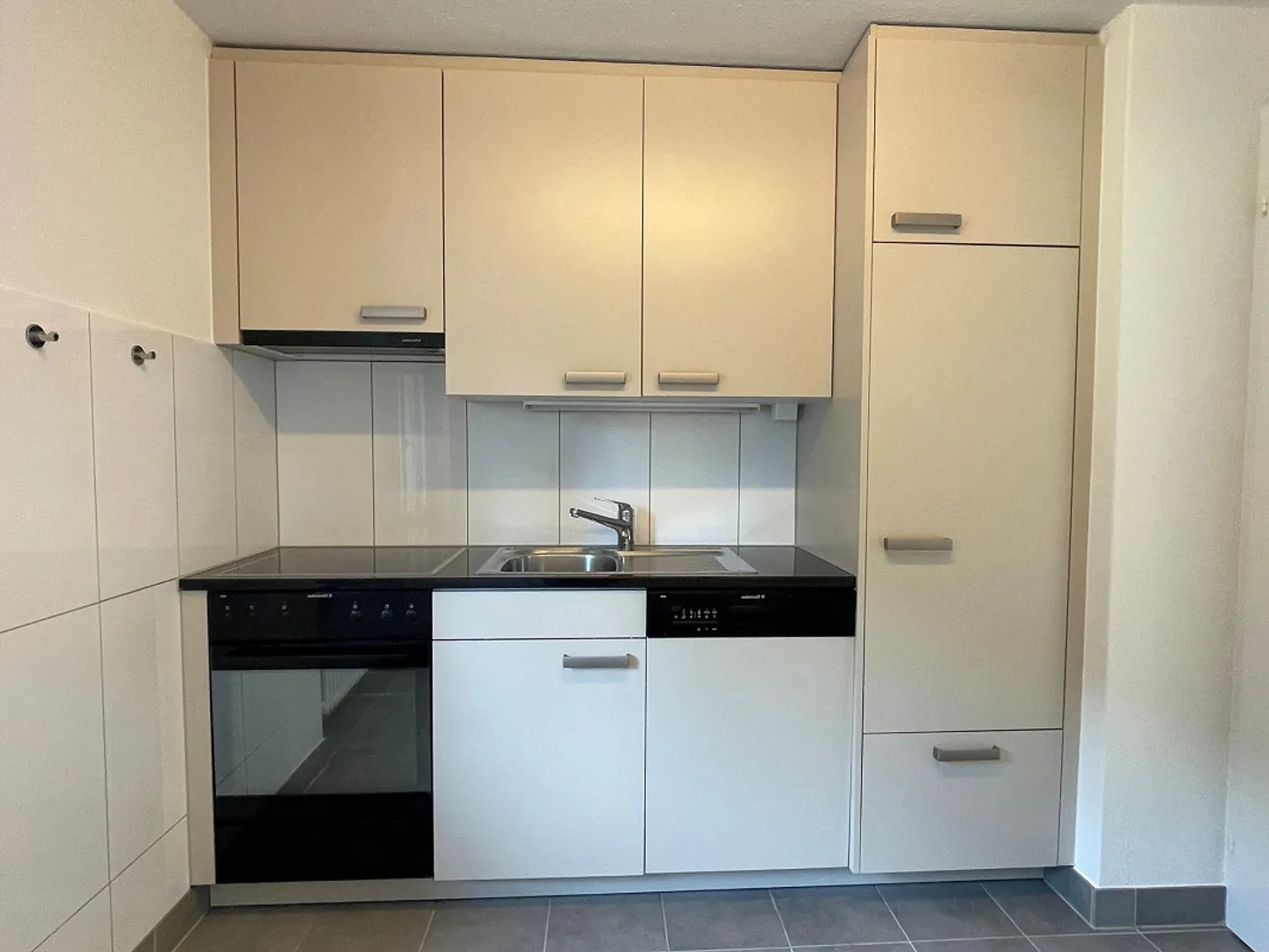 Quietly Located 4-Room Apartment Near the Train Station - Photo 1 of 6