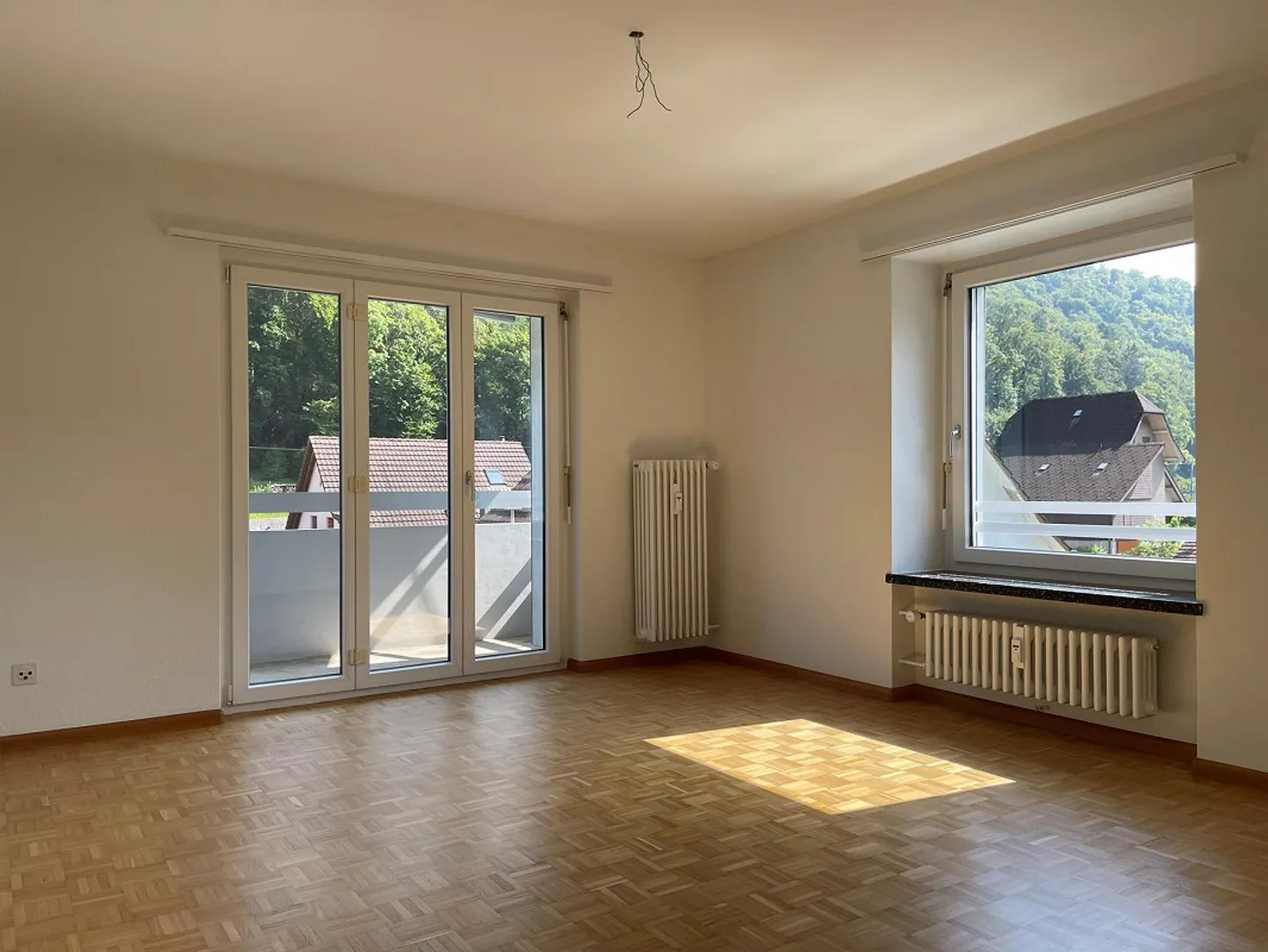 Quietly Located 4-Room Apartment Near the Train Station - Photo 3 of 6