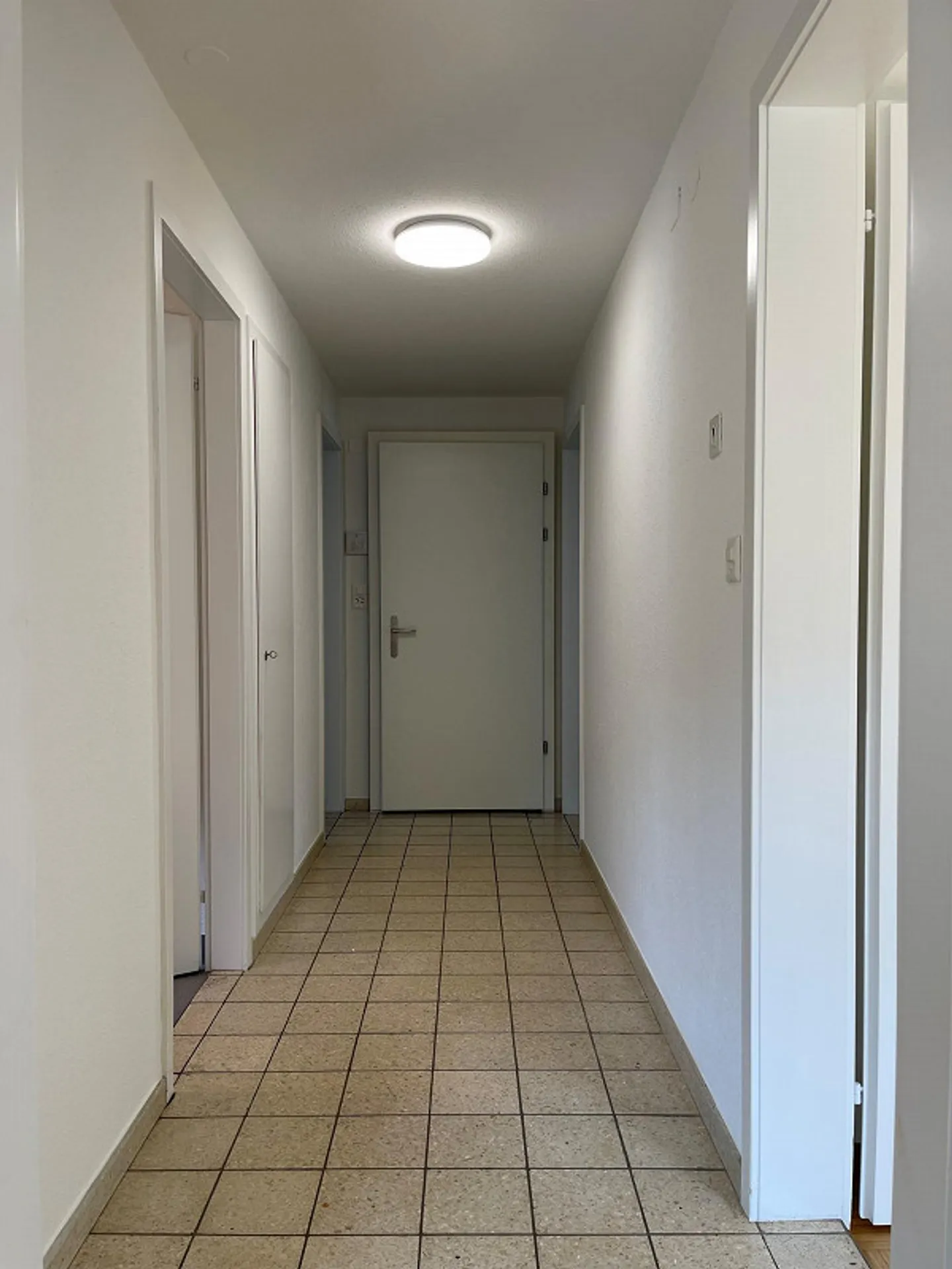 Quietly Located 4-Room Apartment Near the Train Station - Photo 6 of 6