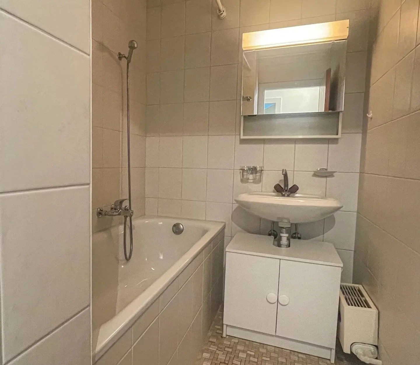 Chippis: Building with 12 well-maintained apartments - Photo 10 of 13