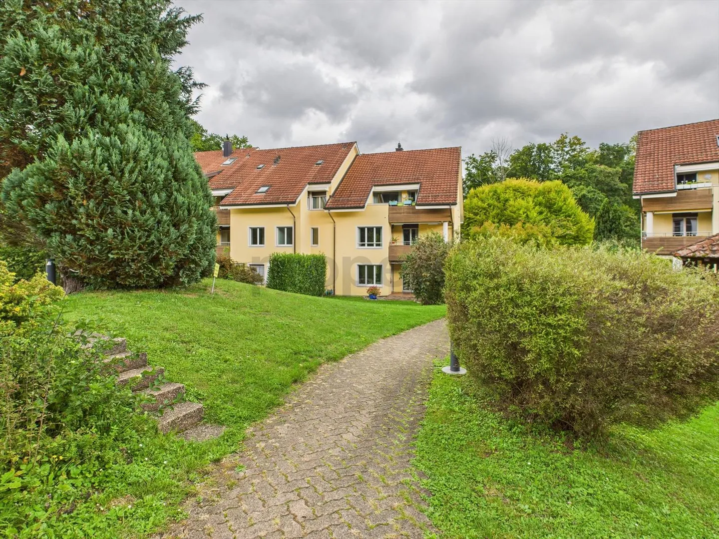 Stadtnahe und moderne 2.5-Zimmer-Wohnung im steuergünstigeren Gockh... - Foto 10 von 12