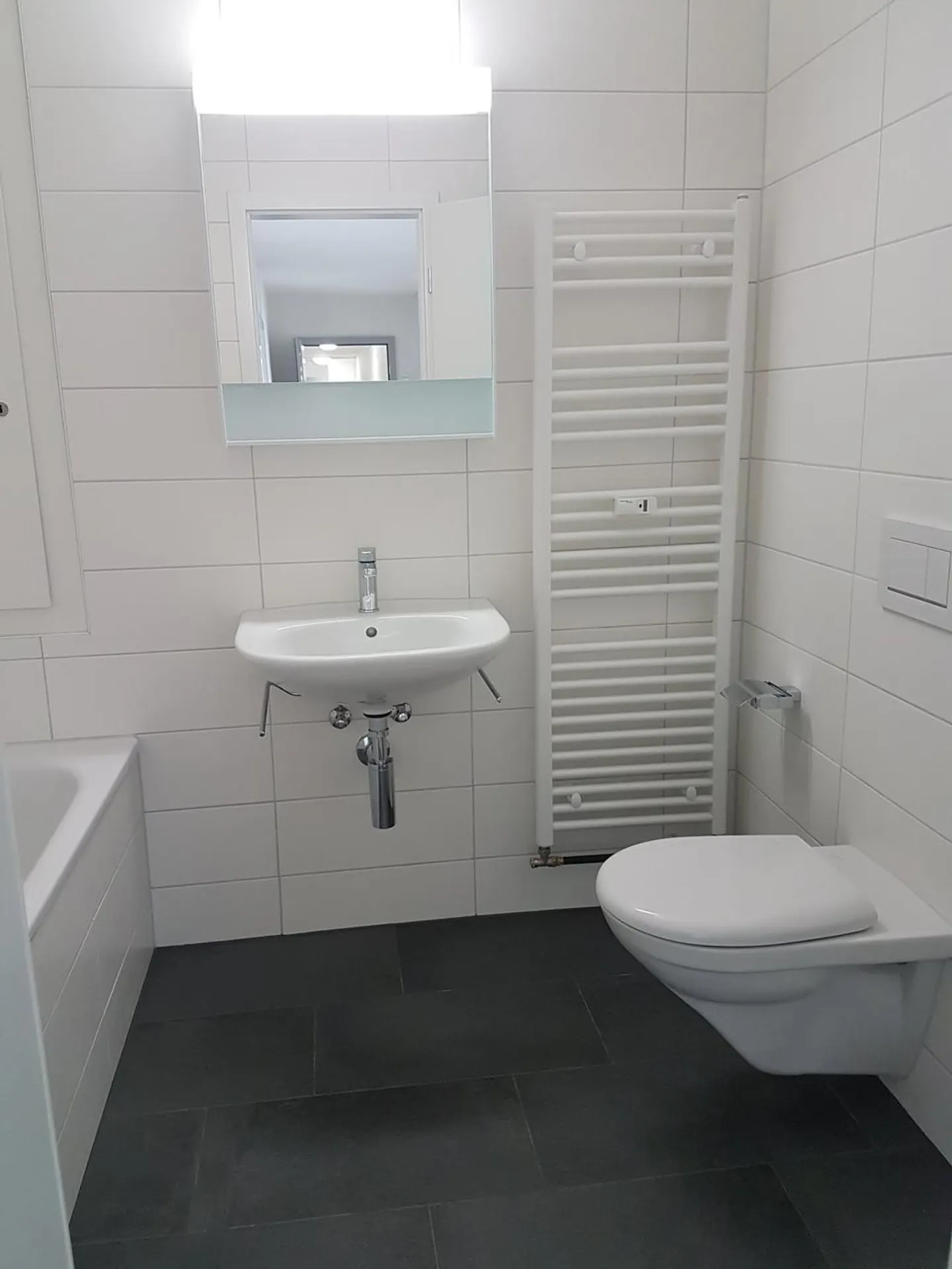 Central Apartment for Couples - Photo 10 of 13
