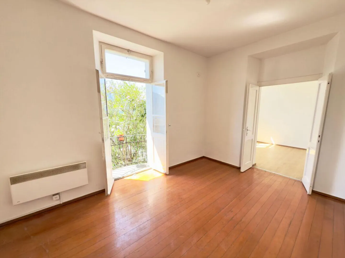 Two-family house with 3 apartments with breathtaking views and garden - Photo 5 of 7