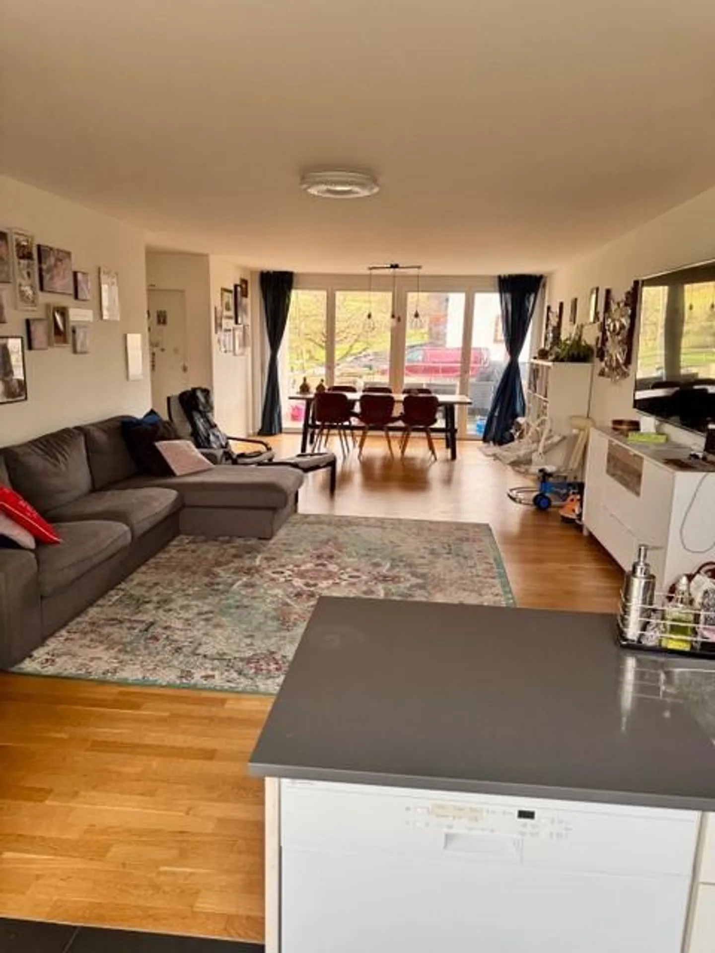 Appartement lumineux et moderne de 4,5 pièces avec grand balcon à Hed... - Photo 1 sur 6