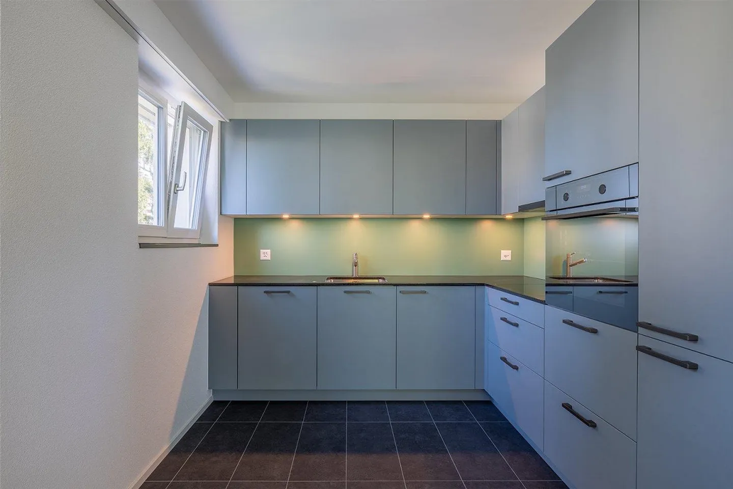 Environnement moderne dans un appartement presque neuf au cœur de Zollikofen - Photo 1 sur 10