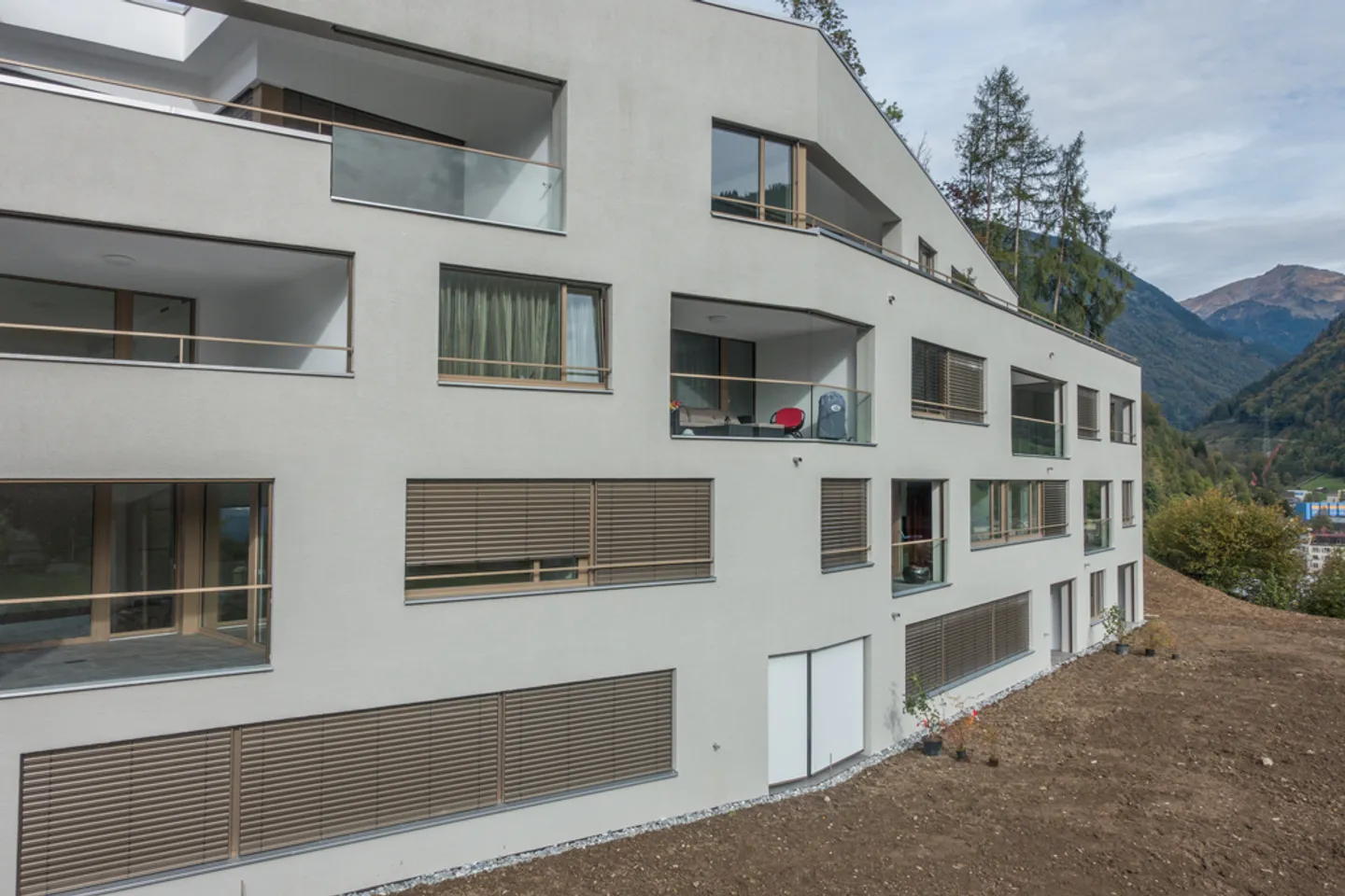 Vivere nell'entroterra di Glarona con una magnifica vista sulle montagne - Foto 1 di 9