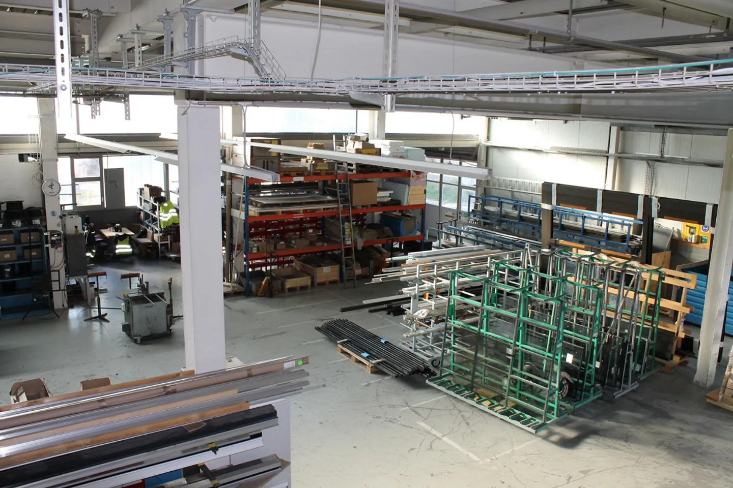 Raum für Ihr Unternehmen - helle Gewerbehalle mit Büro - Photo 3 sur 6