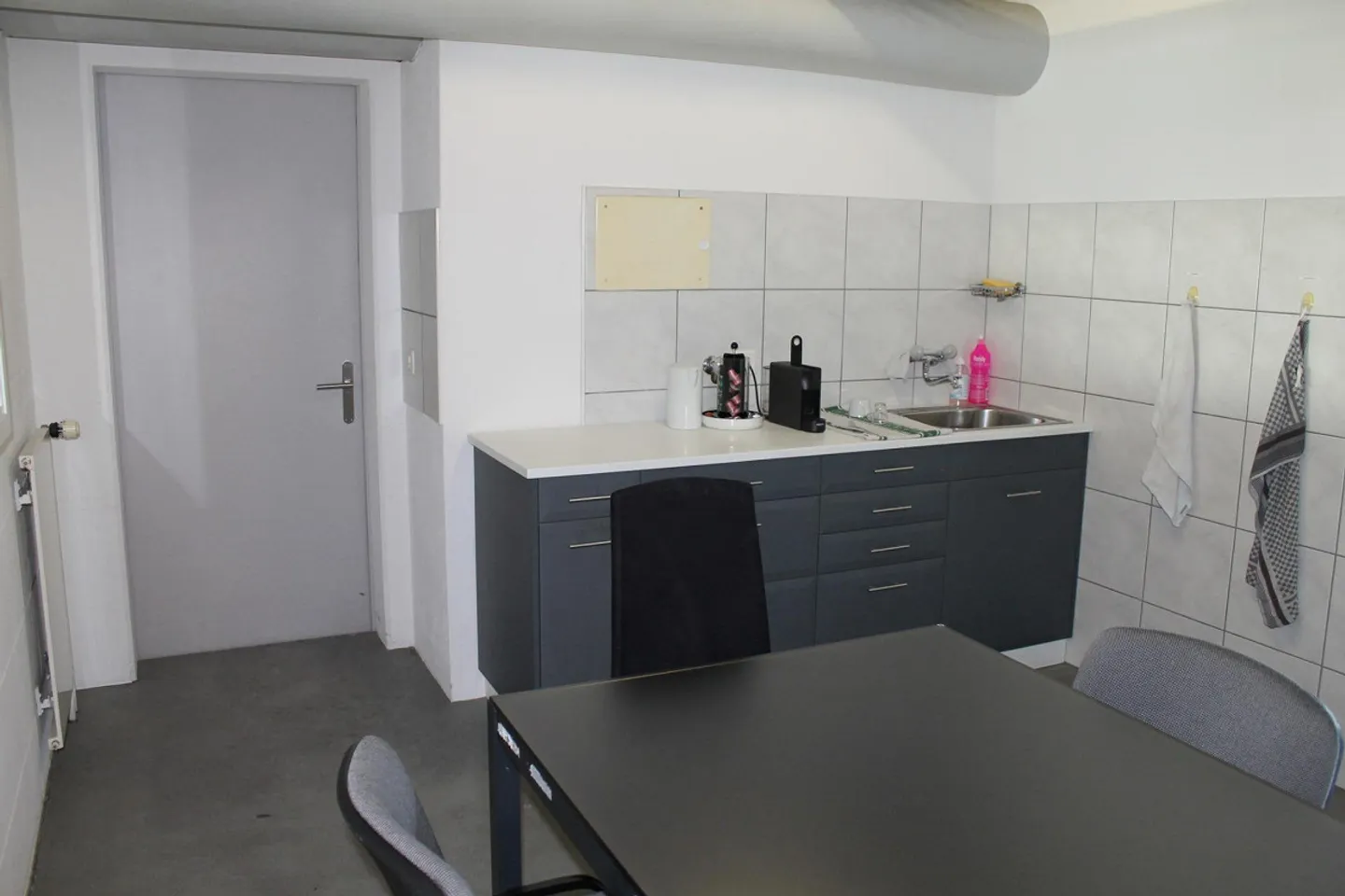 Raum für Ihr Unternehmen - helle Gewerbehalle mit Büro - Photo 5 sur 6