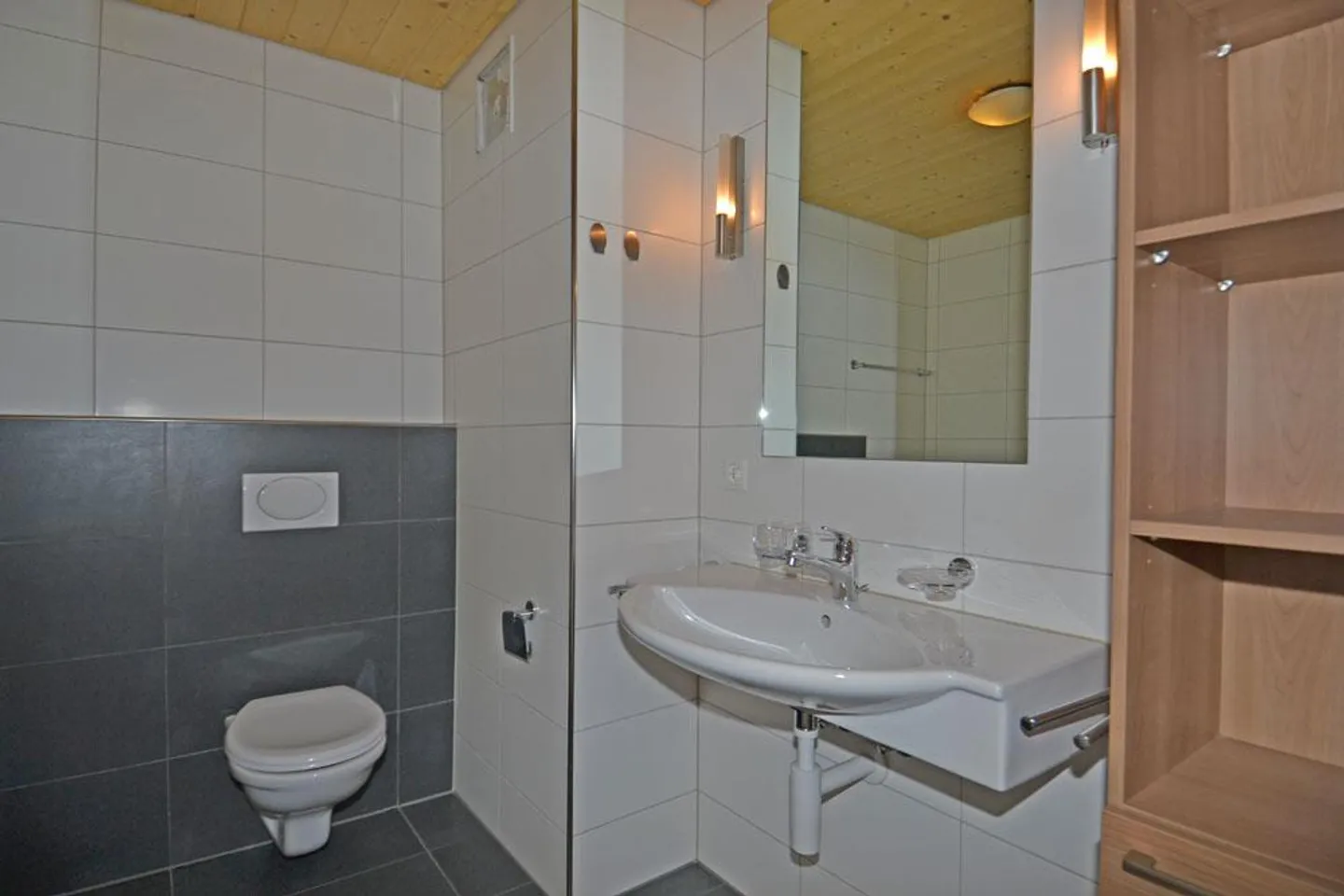 Attractive 3.5-room penthouse apartment in Boswil - Photo 8 of 11