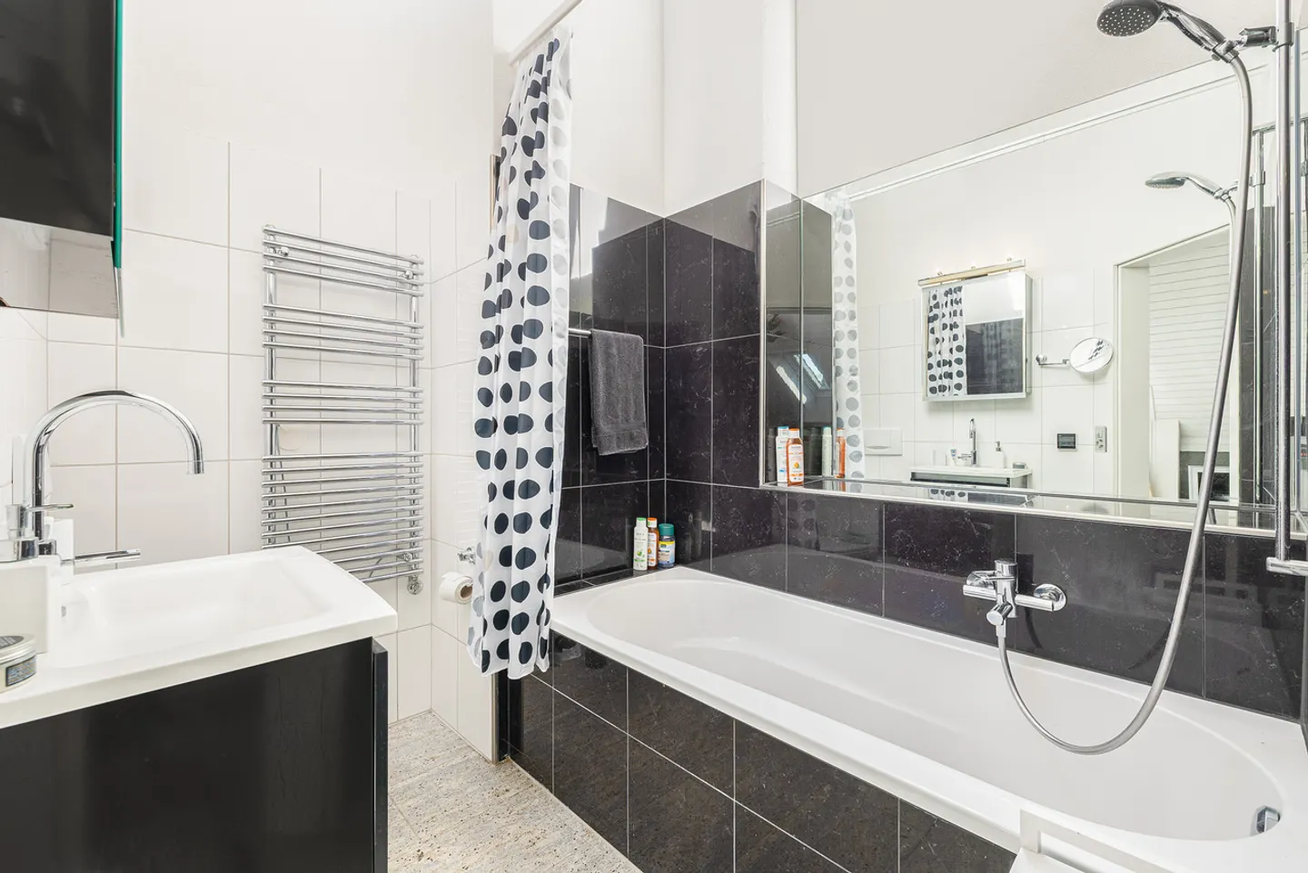 Charmant appartement sous les toits à Uster - Photo 10 sur 13