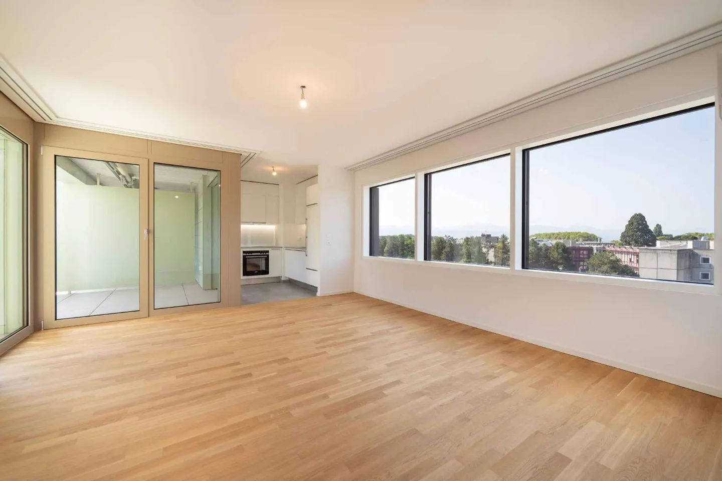 Bellissimo studio con balcone - Foto 3 di 6