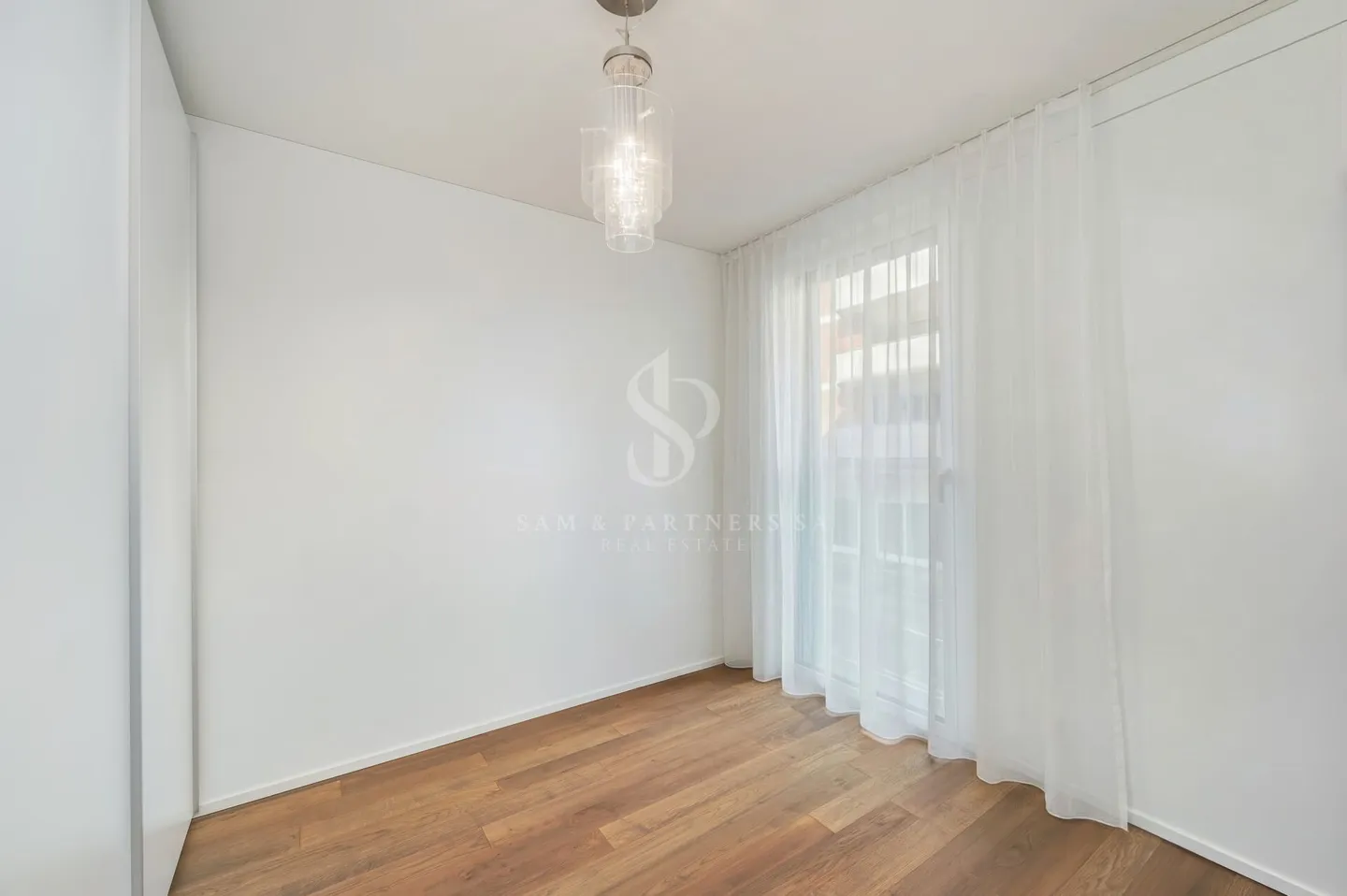 Modern apartment - Photo 6 of 13