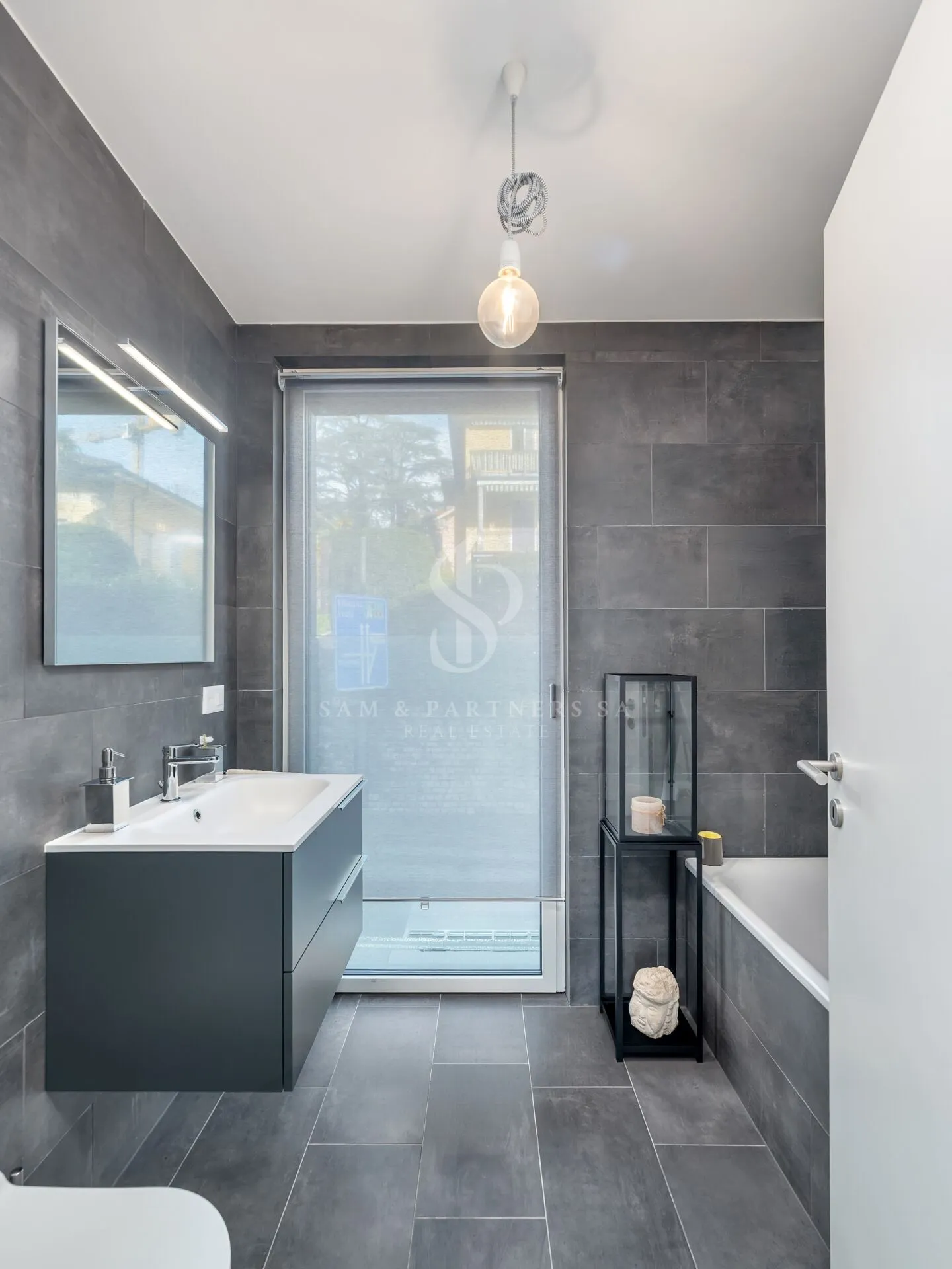 Modern apartment - Photo 9 of 13