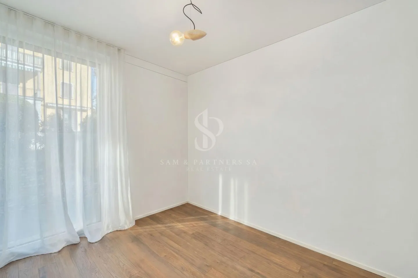 Modern apartment - Photo 8 of 13