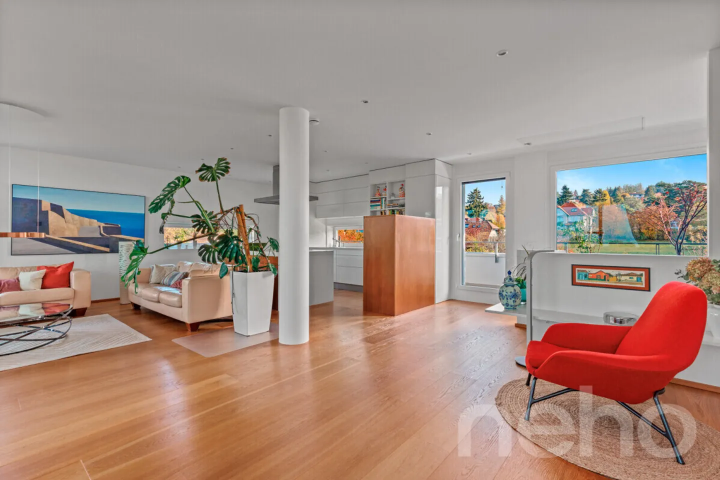 Exceptional duplex combining absolute calm and panoramic view of the lake - Photo 3 of 12