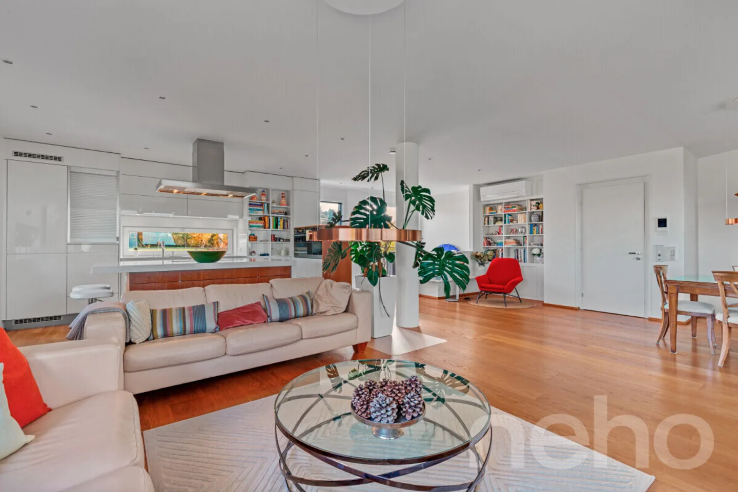 Exceptional duplex combining absolute calm and panoramic view of the lake - Photo 2 of 12