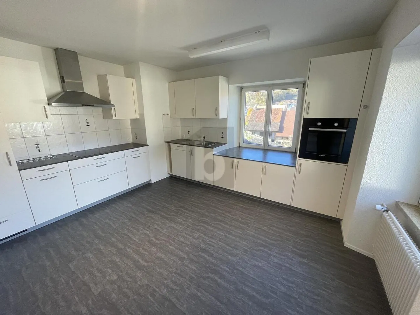 FAMILY PARADISE WITH GARDEN, TERRACE AND GARAGE - Photo 3 of 6