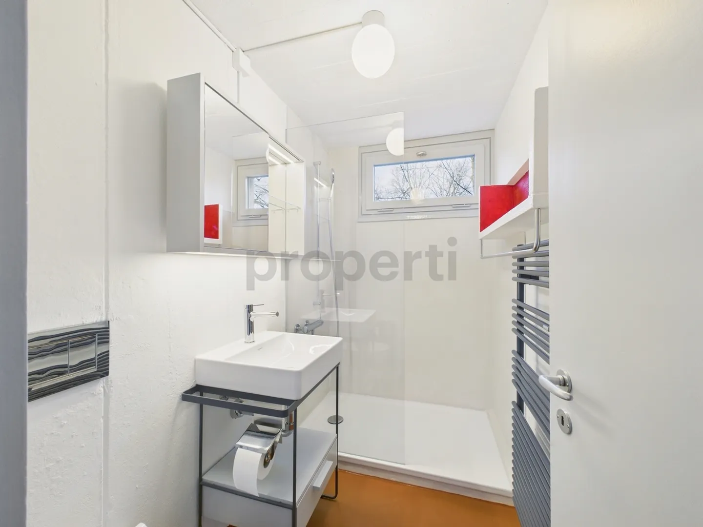 Wohnen in einer Ikone der Schweizer Architektur | Einzigartige Maisonettewohnung im denkmalgeschützten Atelier-5-Ensemble in Flamatt - Photo 8 of 13