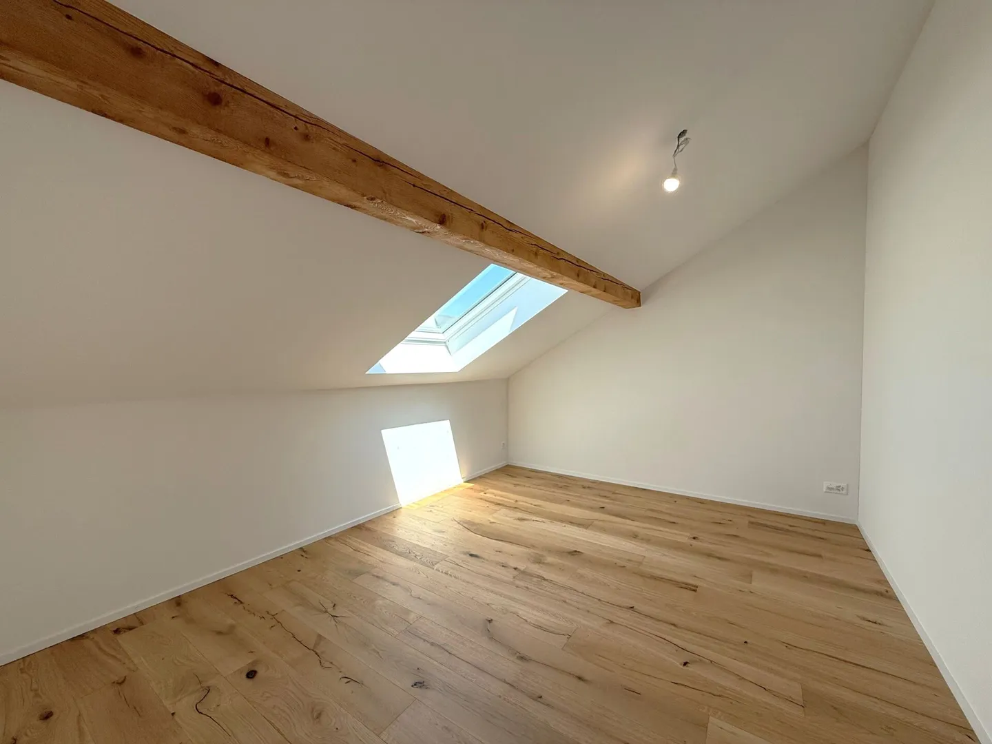 Completely renovated 3.5-room penthouses in the heart of Romanshorn - Photo 6 of 7