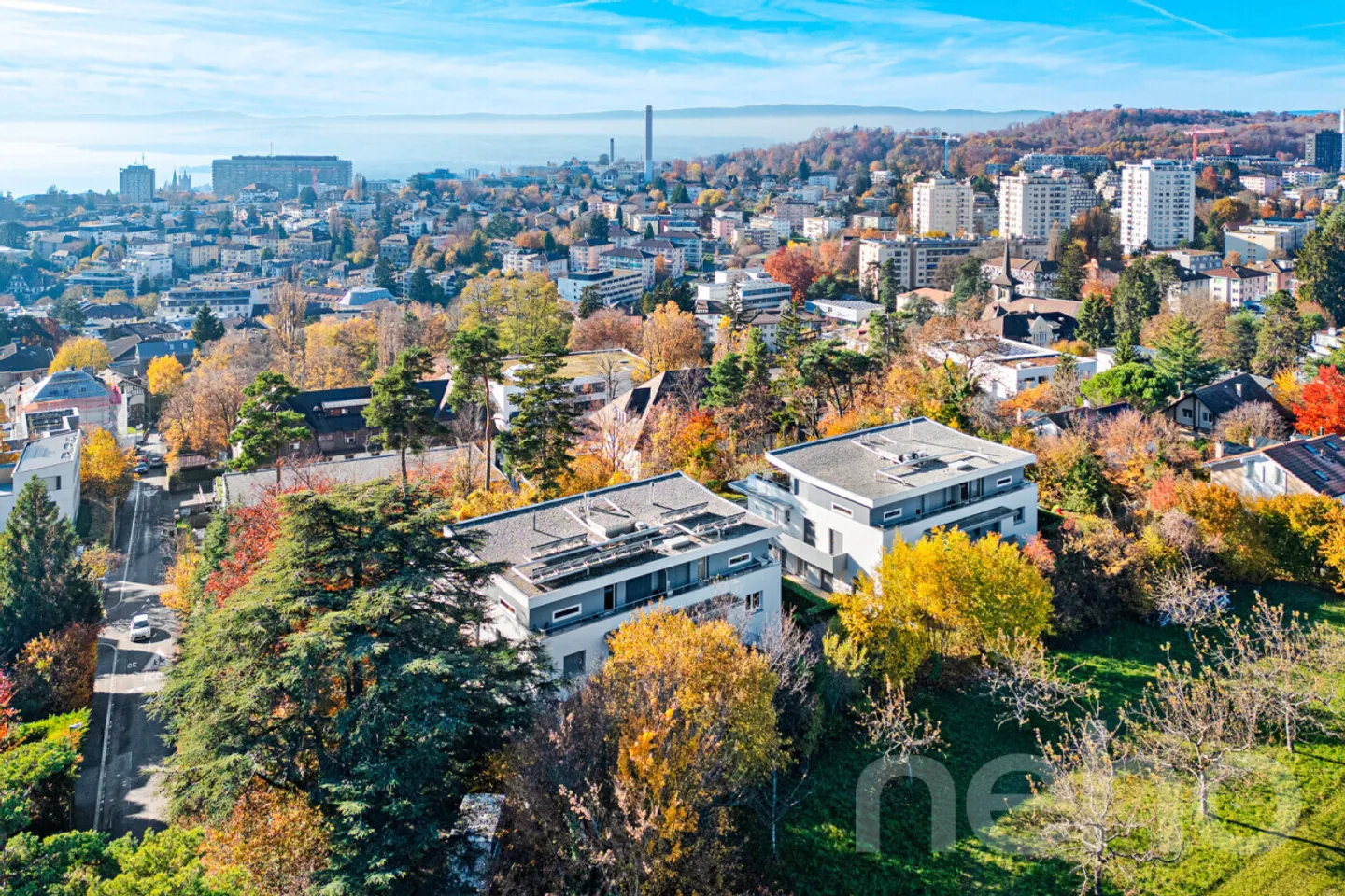 Exceptional duplex combining absolute calm and panoramic view of the lake - Photo 11 of 12