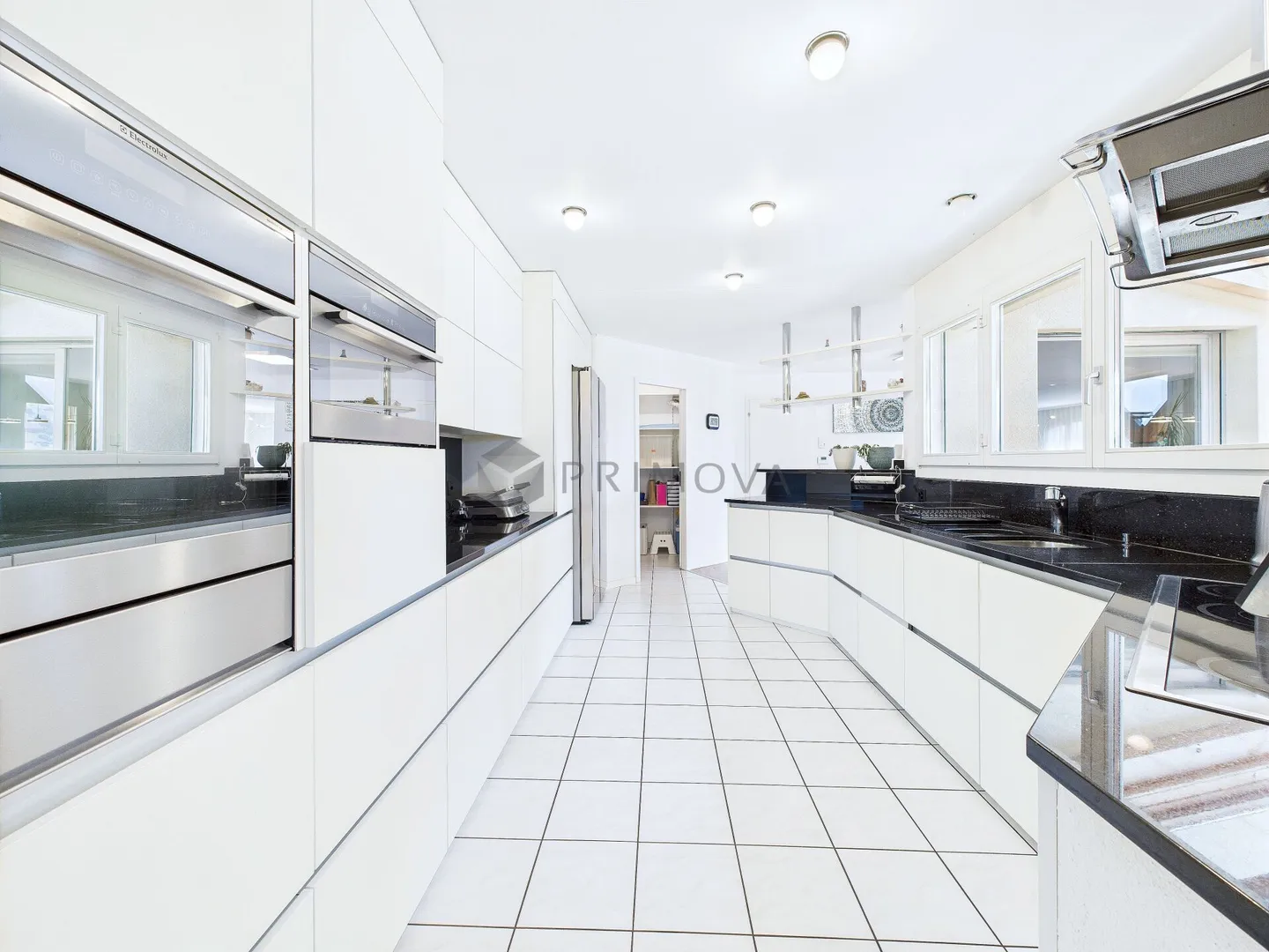 Emplacement de rêve haut au-dessus du lac - Photo 9 sur 24