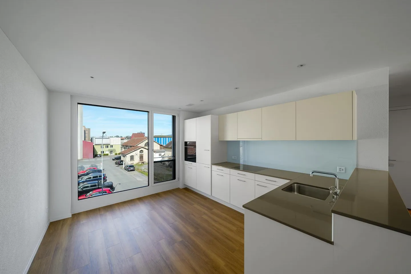 Beautiful 2.5-room new apartment - Photo 3 of 9