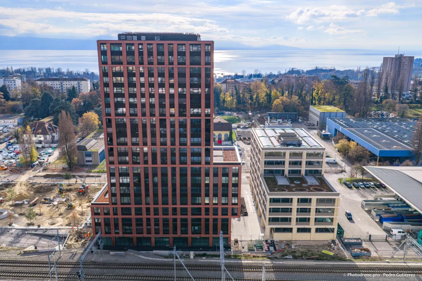 Bureaux avec vue panoramique sur le lac ! - Photo 5 sur 7