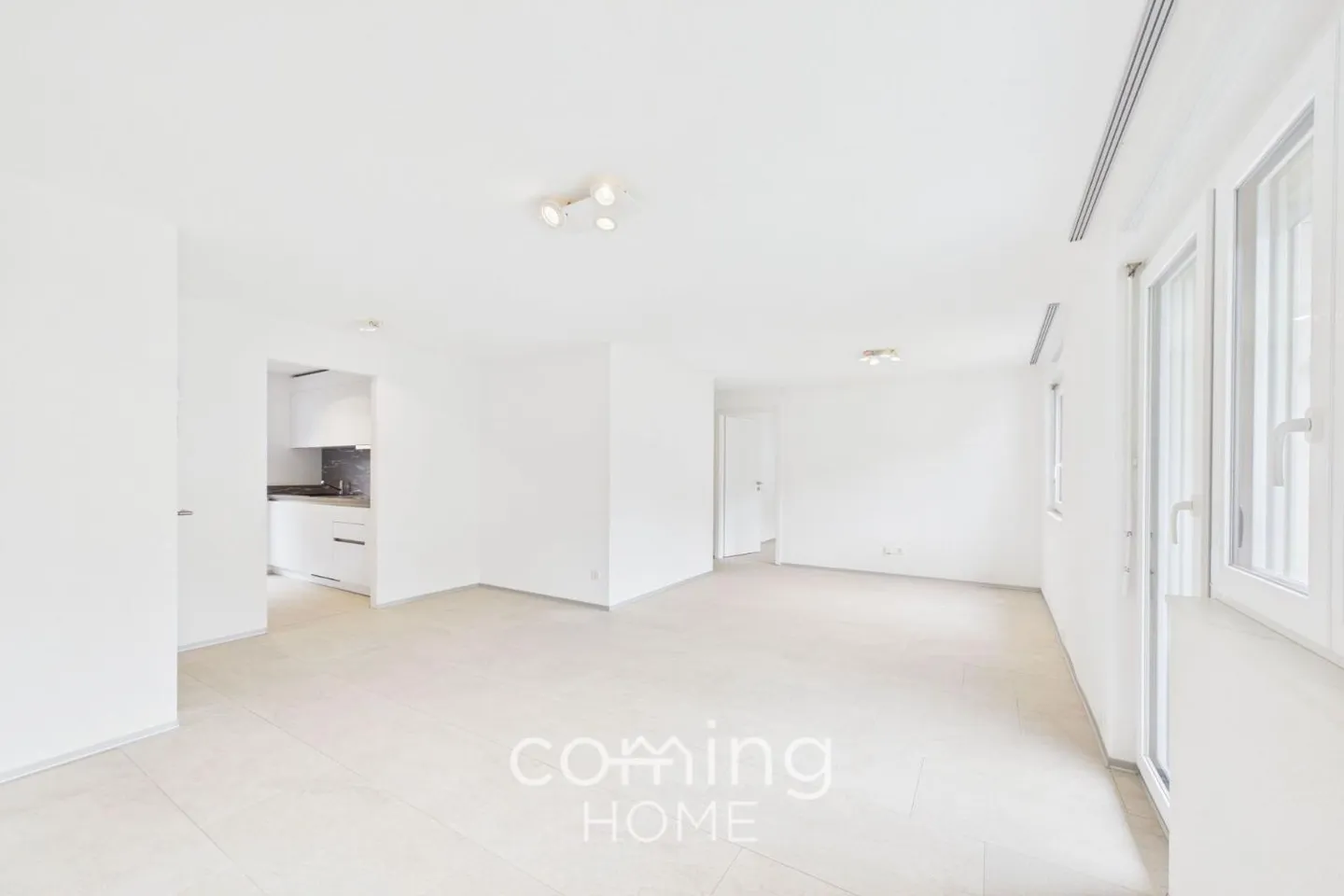 3.5 Room Apartment - Photo 2 of 13