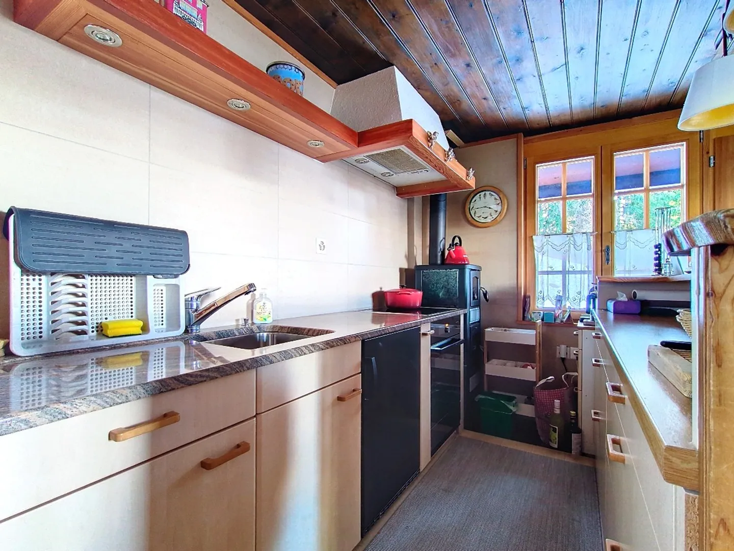 An authentic, completely renovated chalet in the heart of the forest - Photo 8 of 25