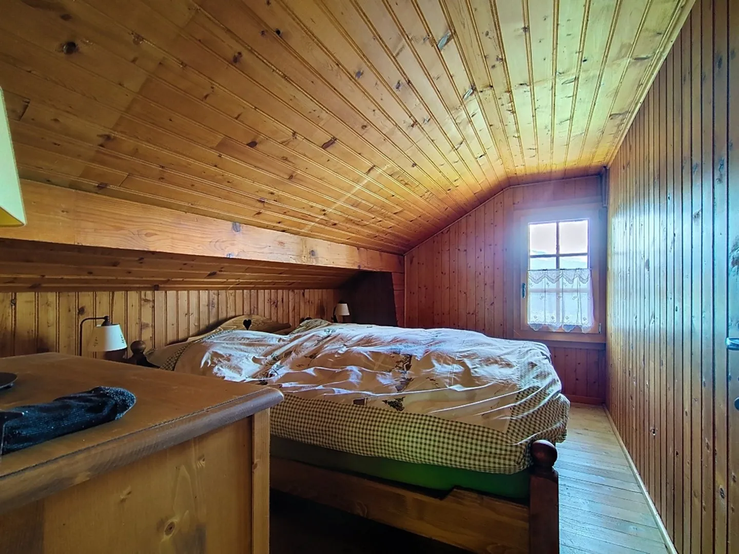 An authentic, completely renovated chalet in the heart of the forest - Photo 13 of 25