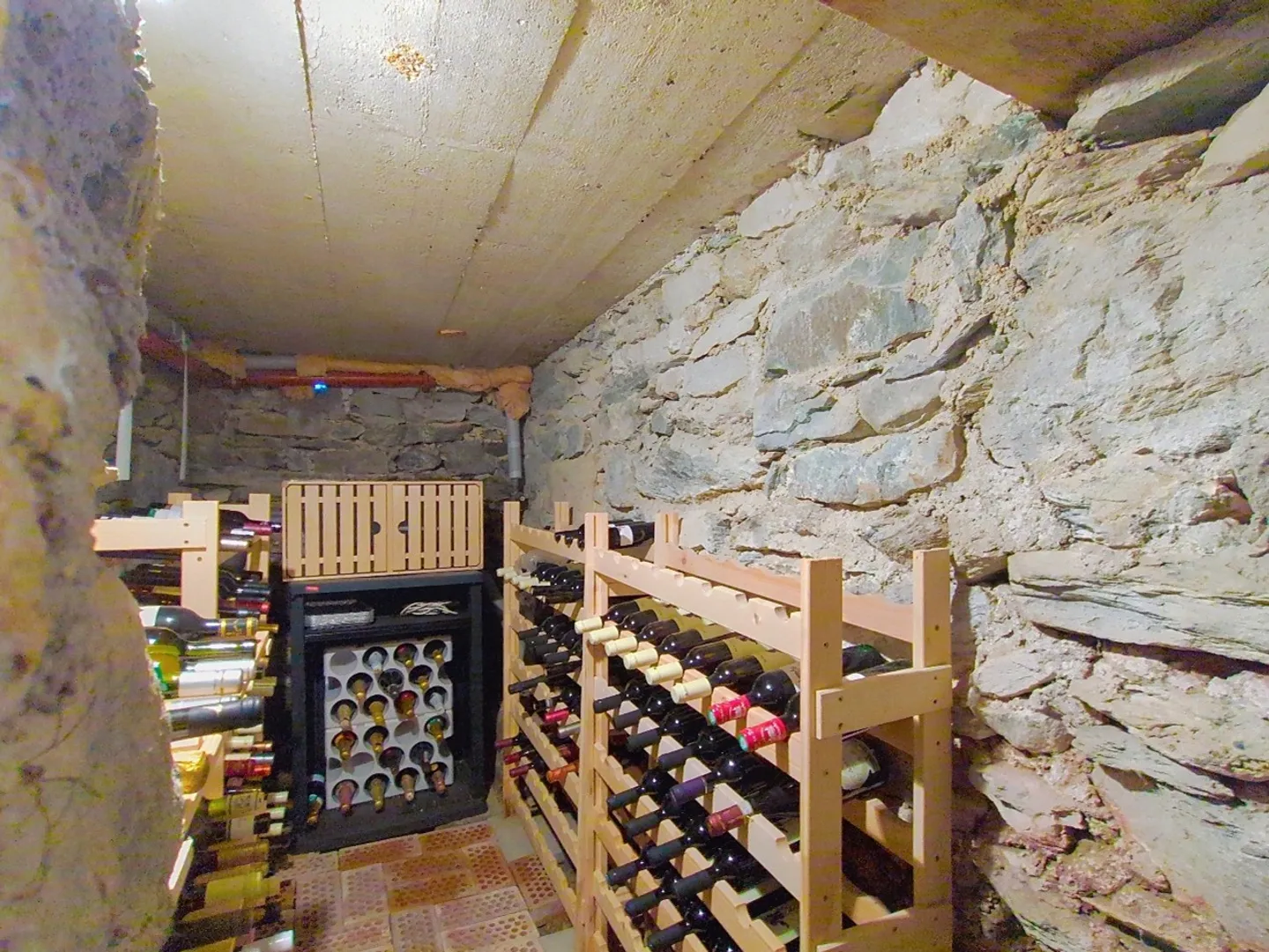 An authentic, completely renovated chalet in the heart of the forest - Photo 15 of 25