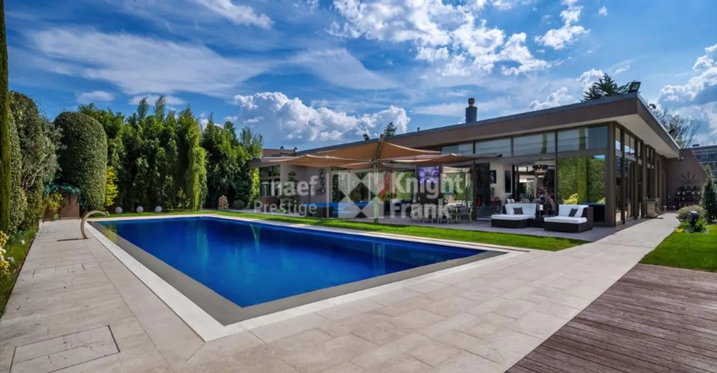Luxury, discretion, and elite services. - Photo 11 of 11
