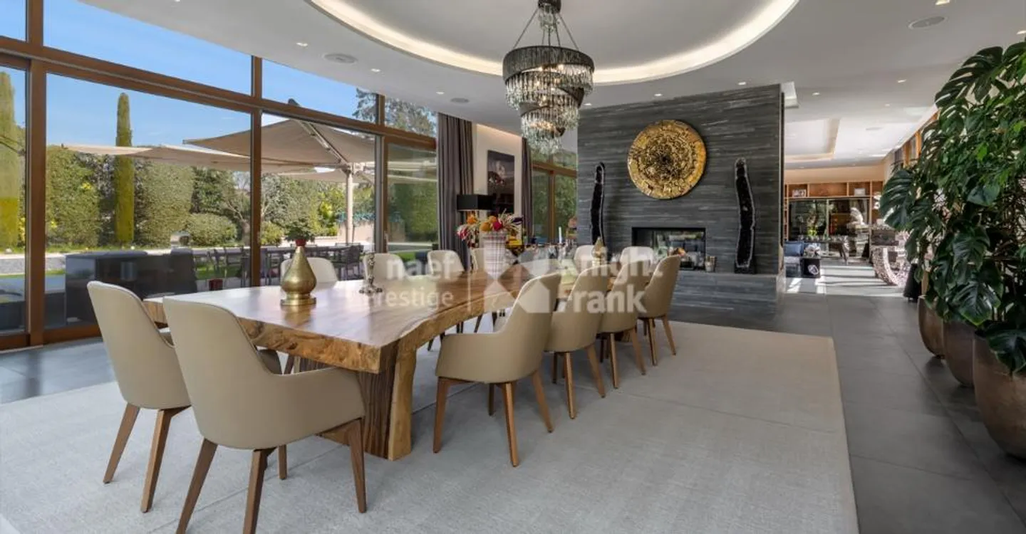 Luxury, discretion, and elite services. - Photo 5 of 11