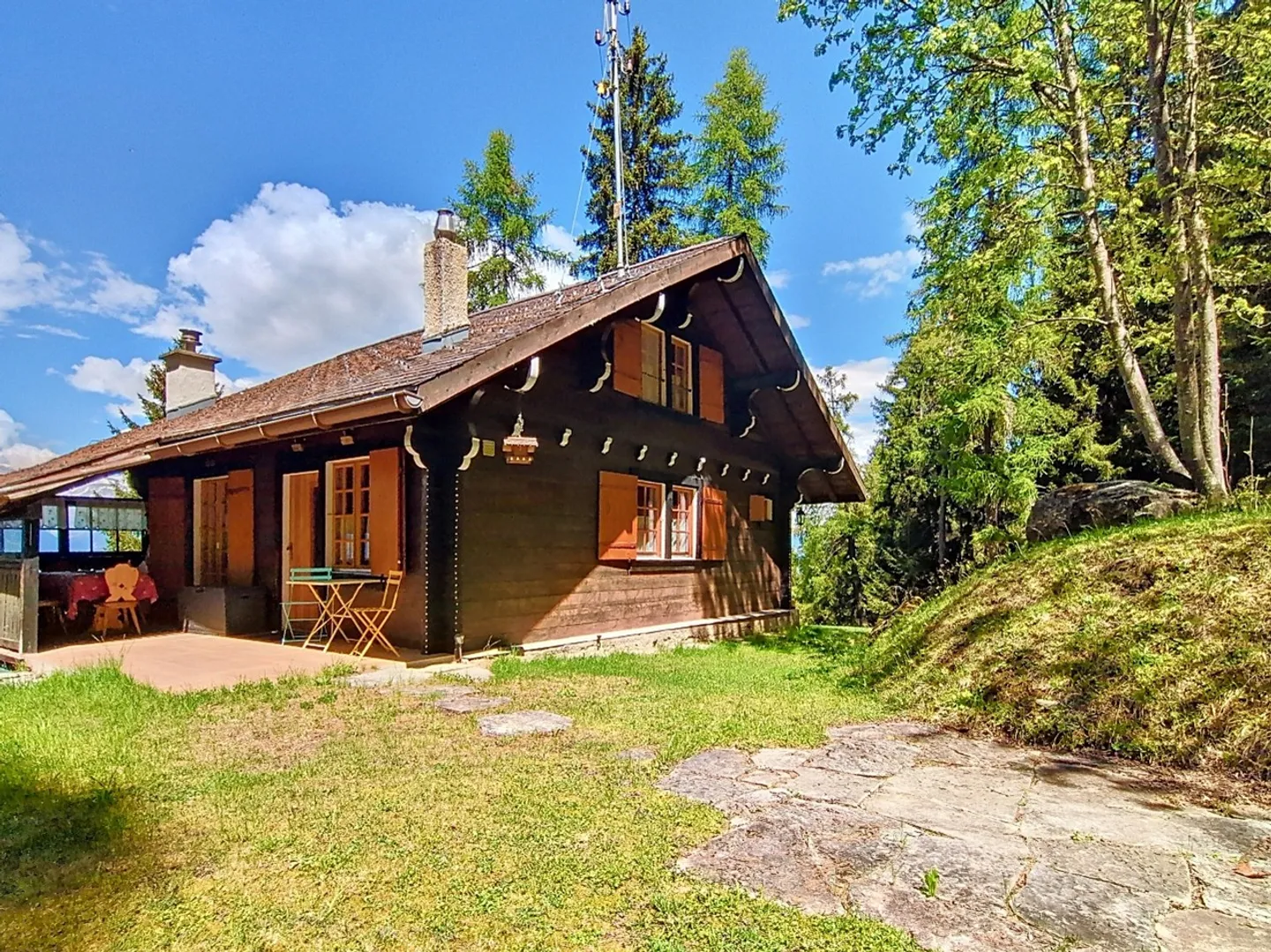 An authentic, completely renovated chalet in the heart of the forest - Photo 21 of 25