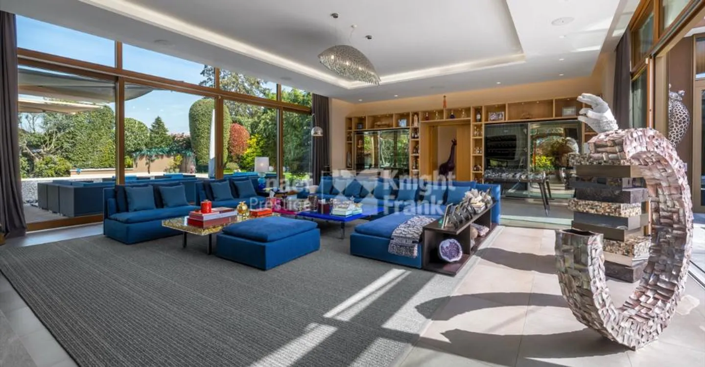 Luxury, discretion, and elite services. - Photo 7 of 11