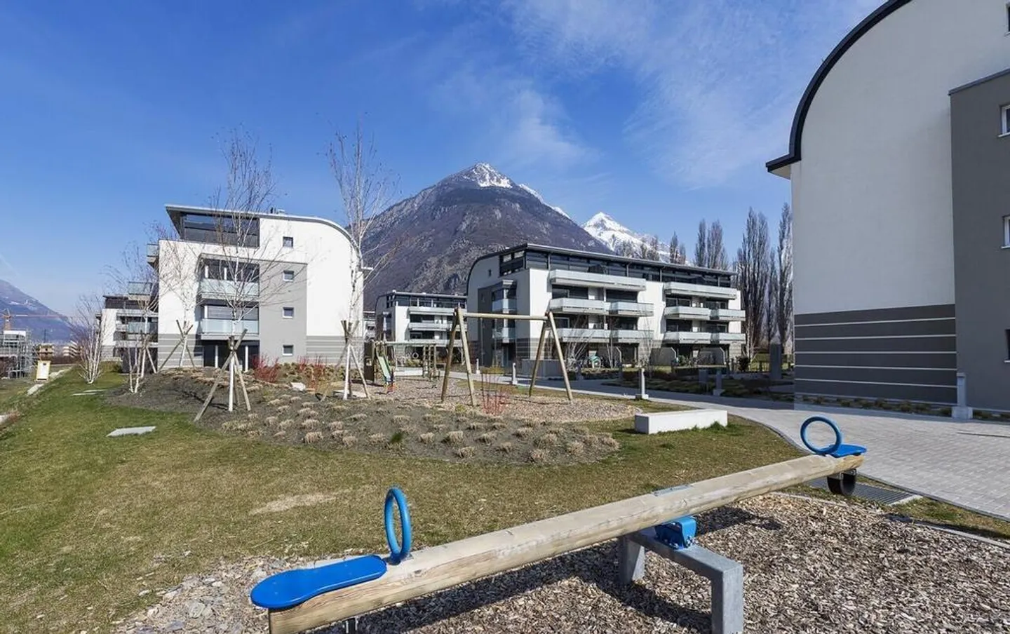 Bel appartement au rez-de-chaussée avec terrasse - Photo 2 sur 8