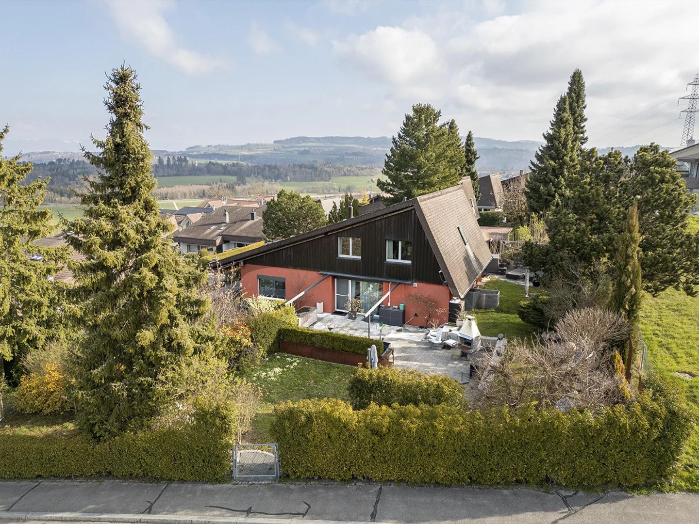 Villa attrayante avec appartement séparé - Mühleberg - Photo 1 sur 14