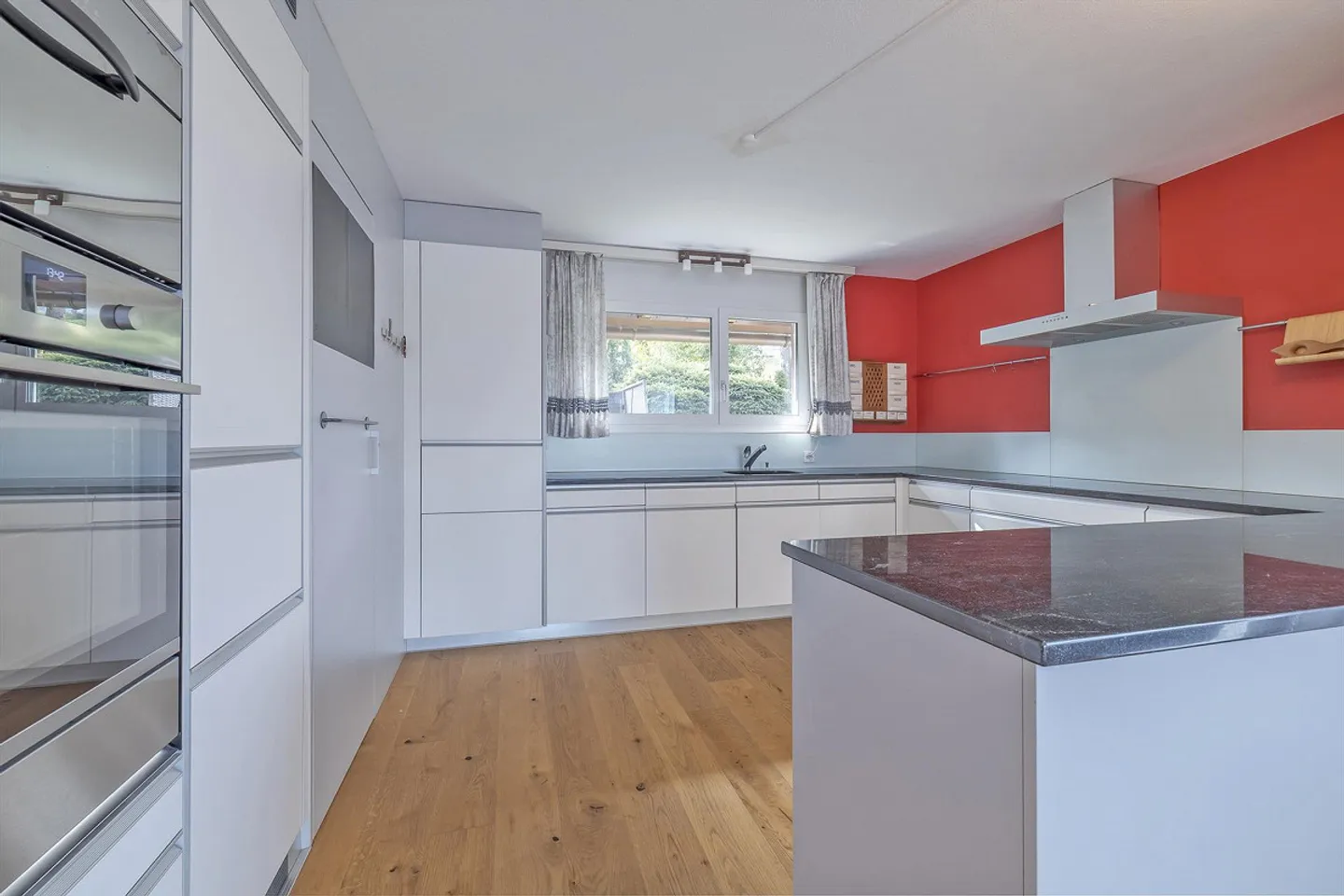 Villa attrayante avec appartement séparé - Mühleberg - Photo 2 sur 14