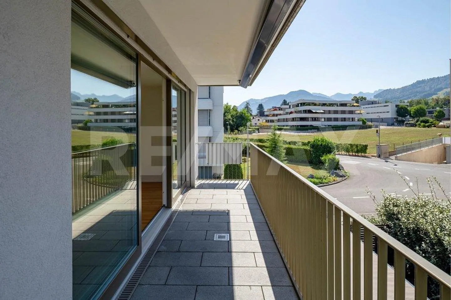 Modernes Apartment mit sonnigem Balkon - Foto 9 von 13