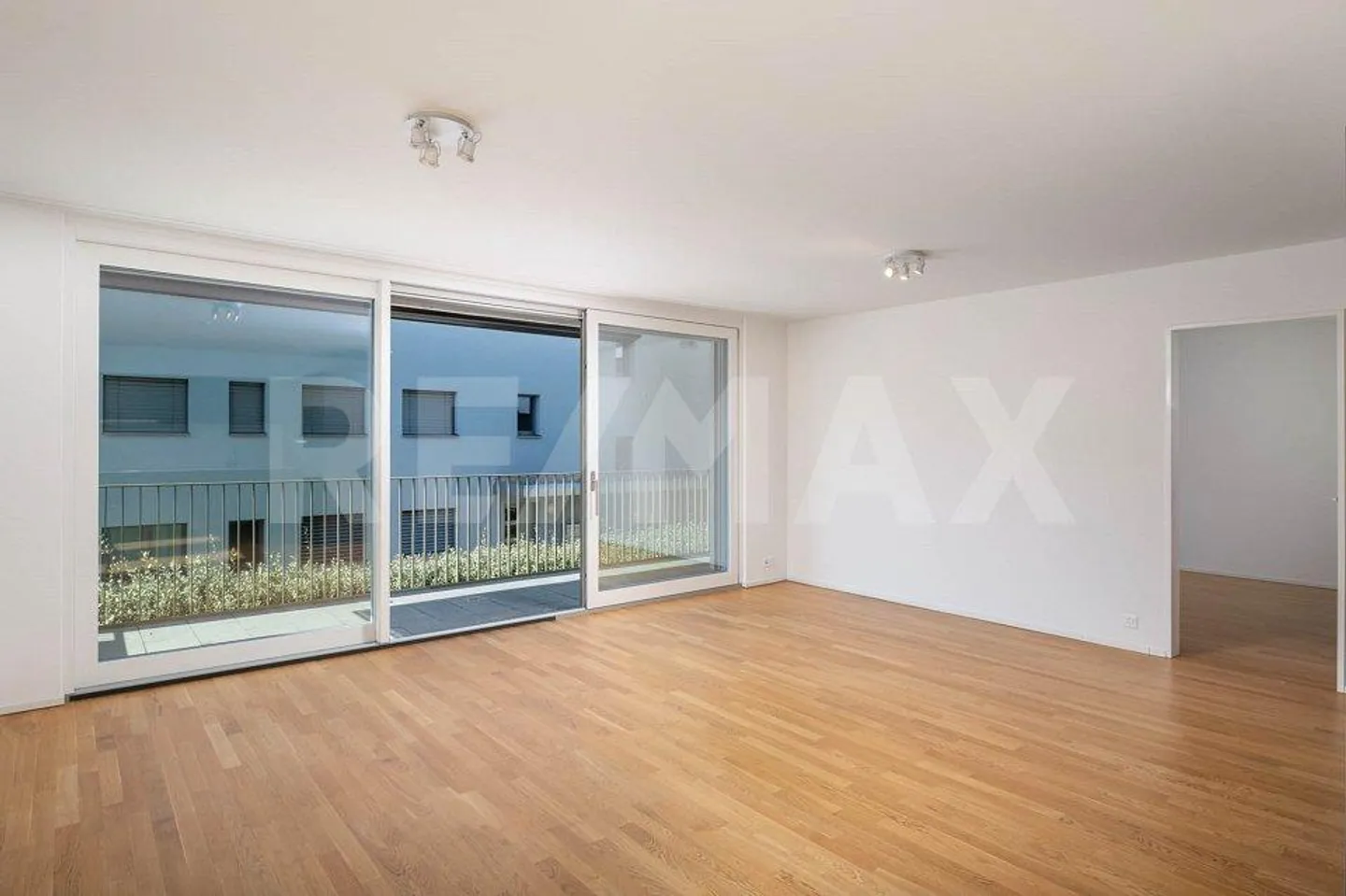 Modernes Apartment mit sonnigem Balkon - Foto 10 von 13
