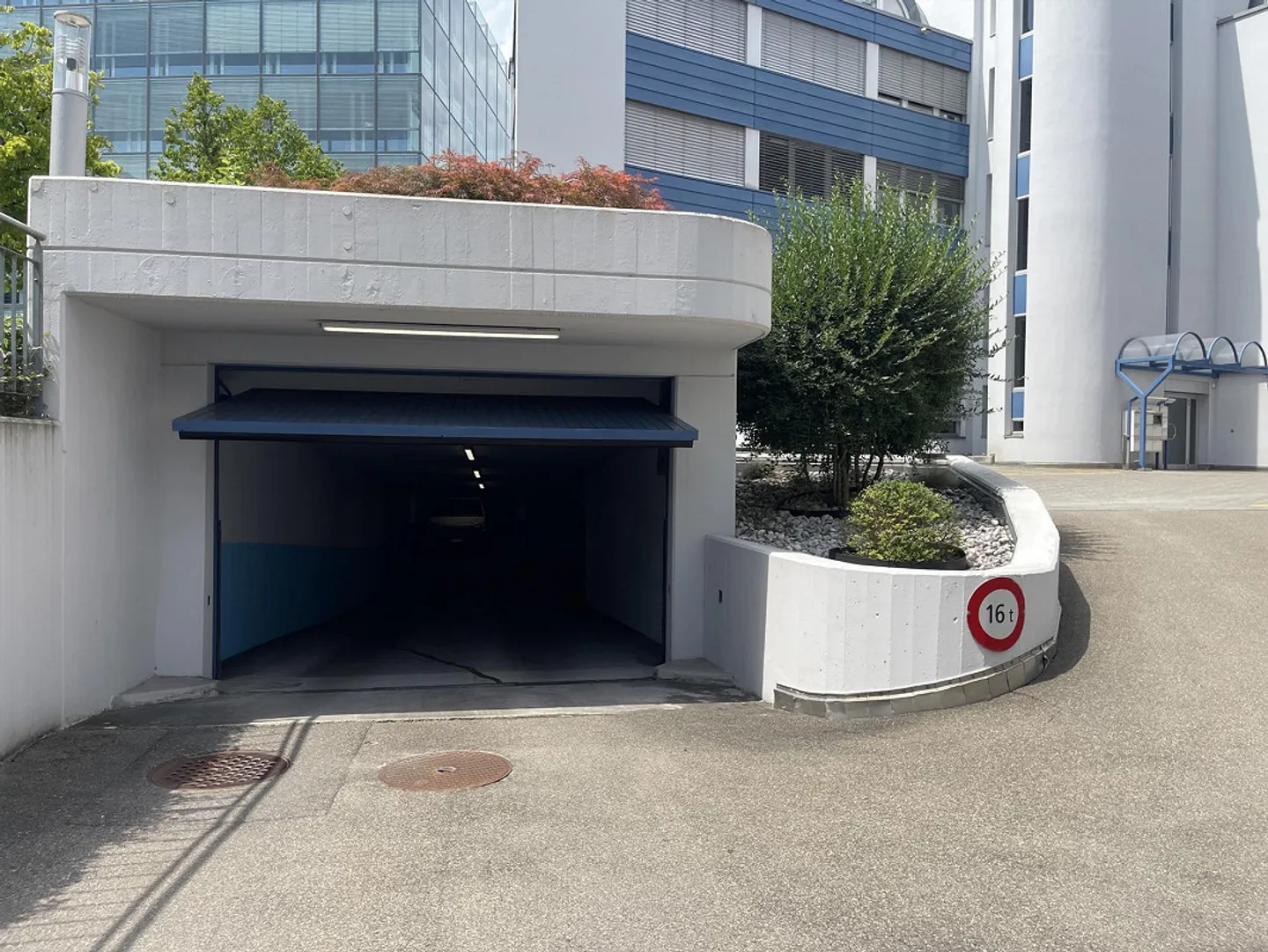 40 underground parking spaces for rent in Glattbrugg - Photo 3 of 7