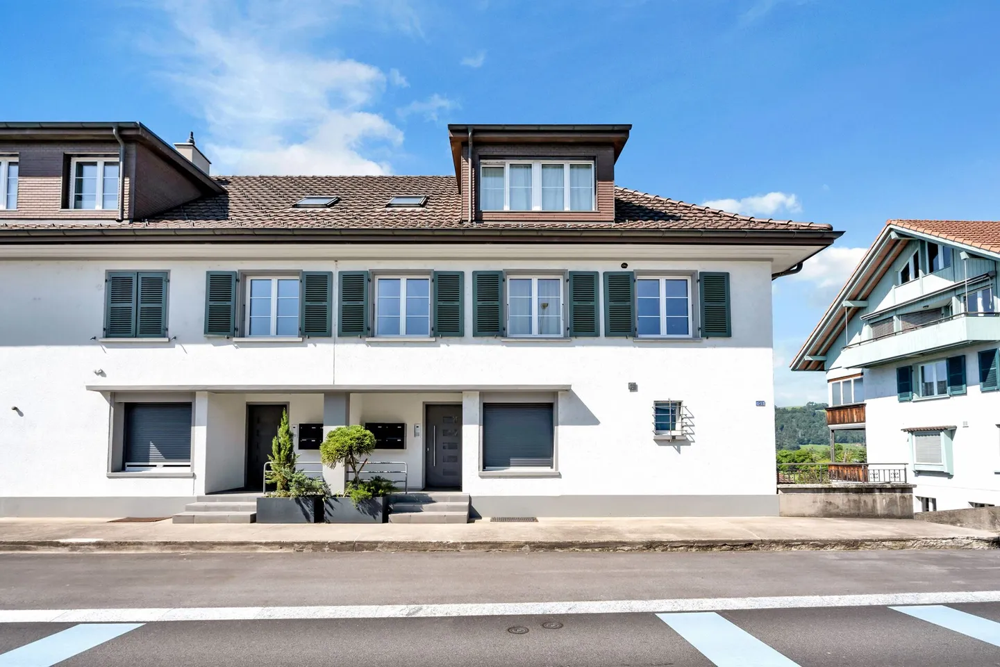 Appartement de 3 pièces avec grande terrasse et vue sur les montagnes ! - Photo 1 sur 7